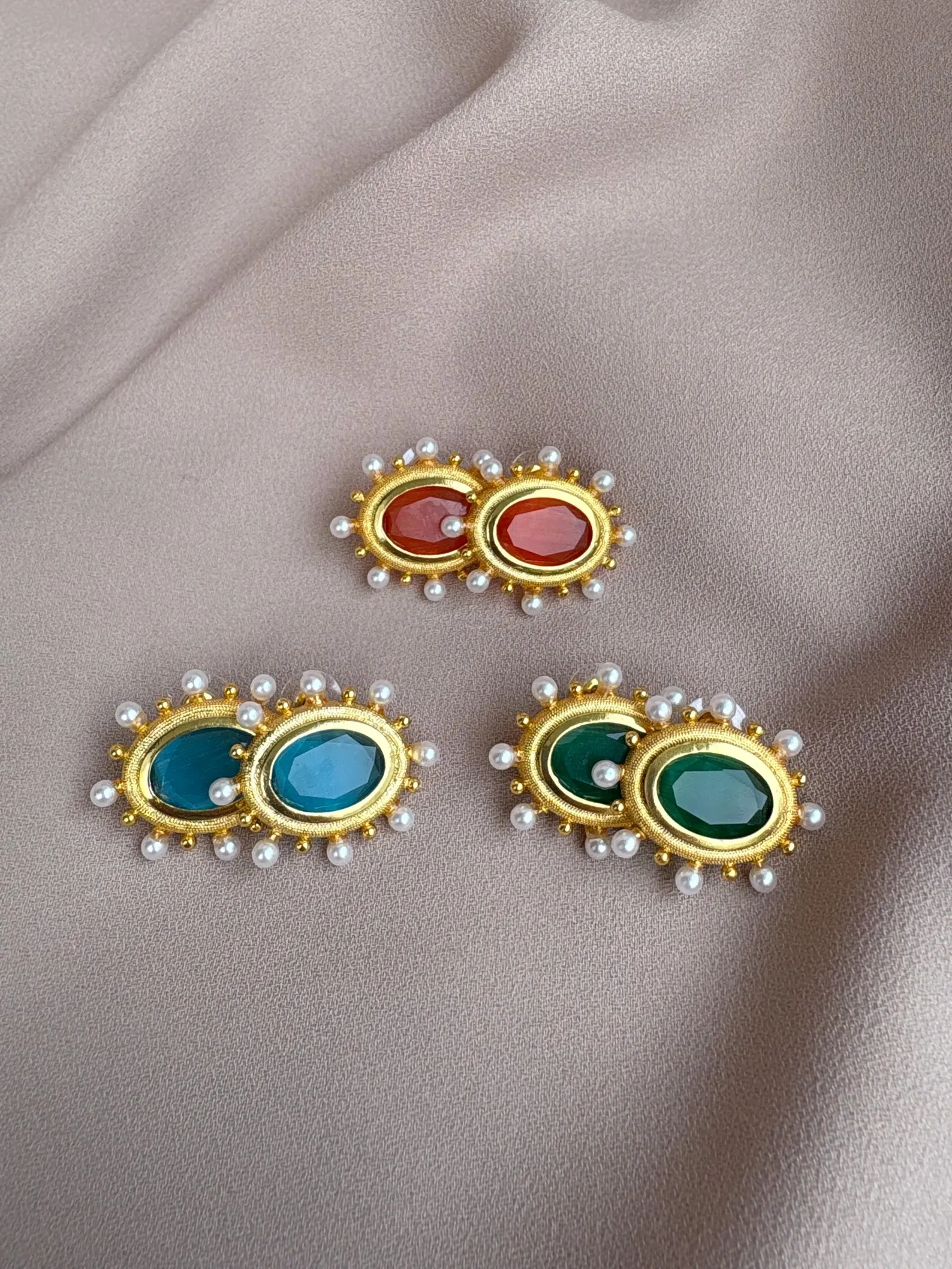 Yatay Oval Kedi Gözü Taş Küpeler