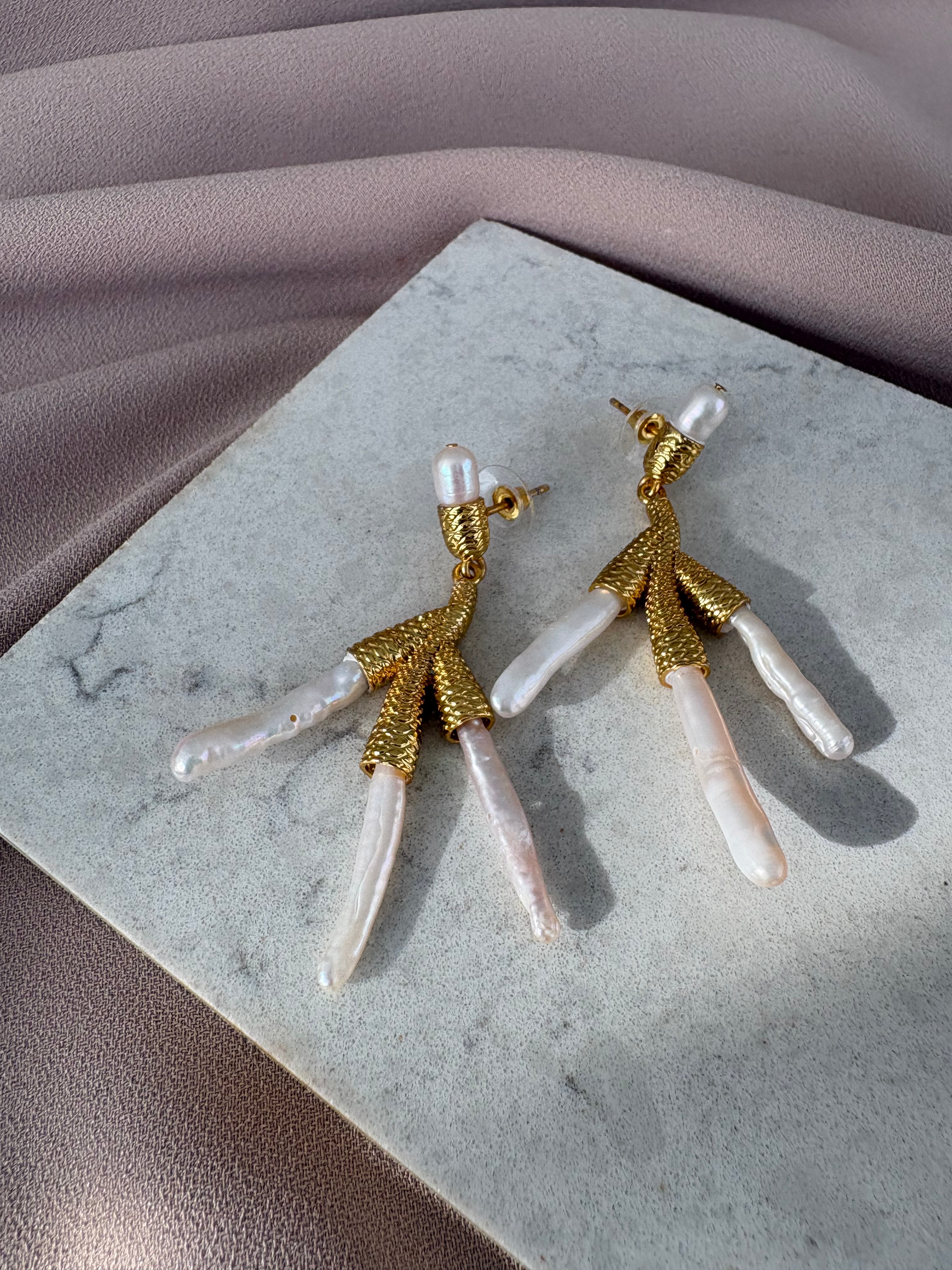 Sakız İncisi Kaz Ayağı Küpe