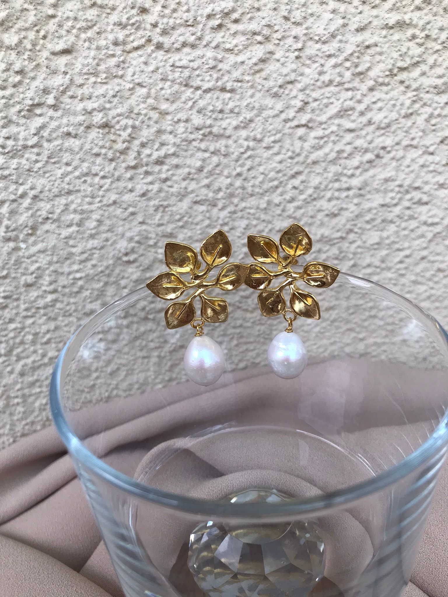 Altı Yapraklı İnci Küpe