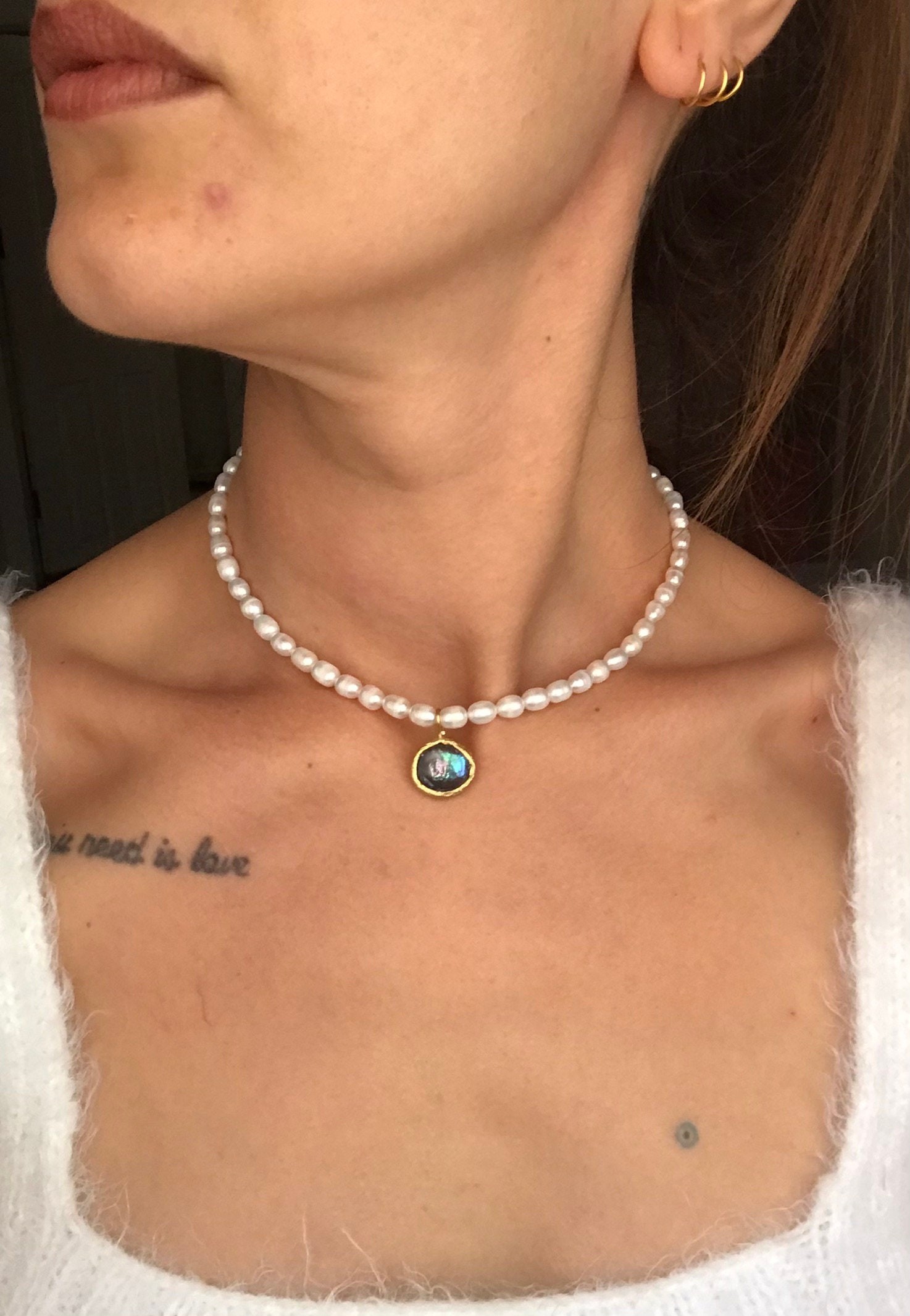 NEW ! Black and White Pearl Necklace