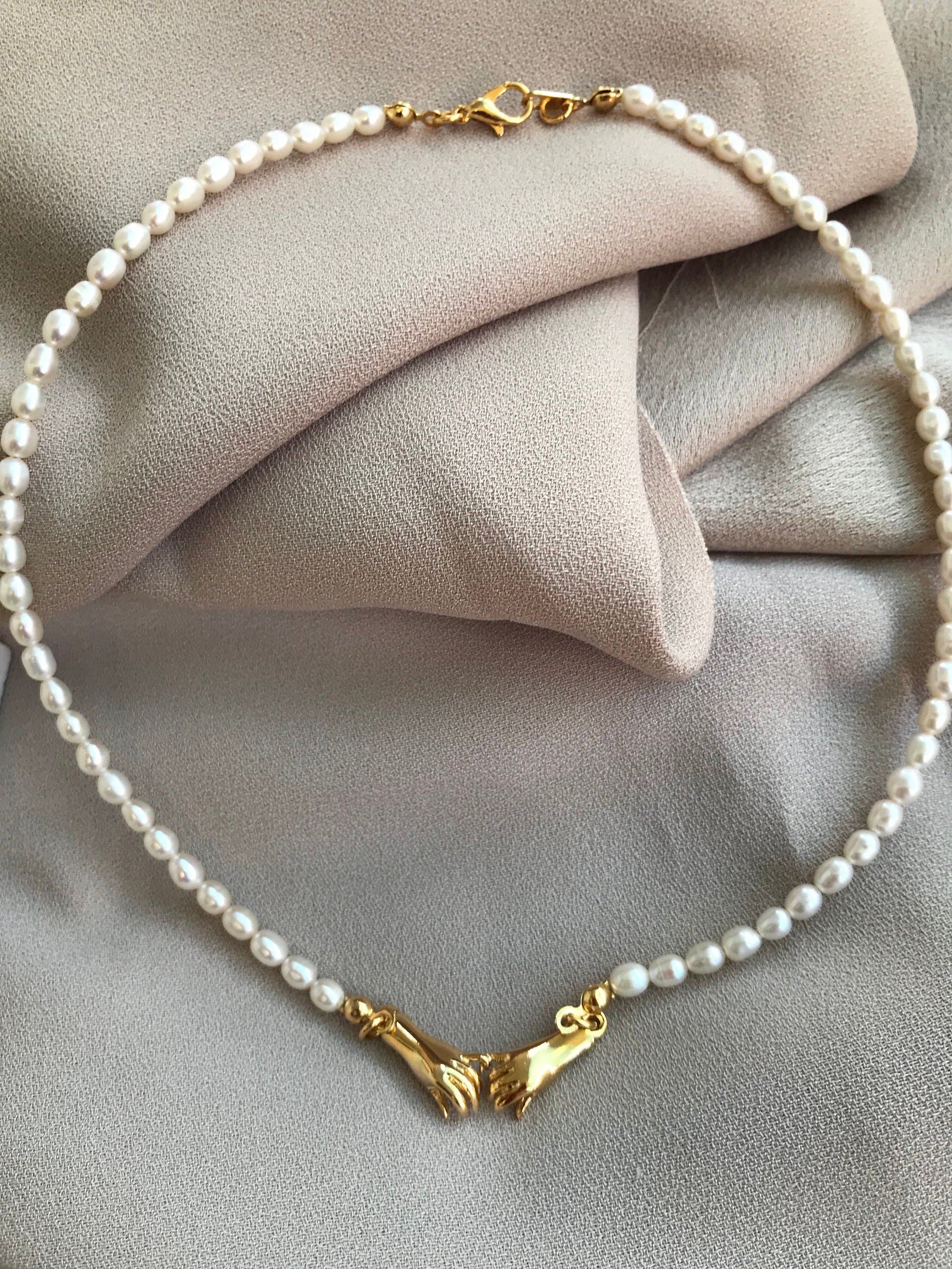 Natural Pearl Hands Necklace