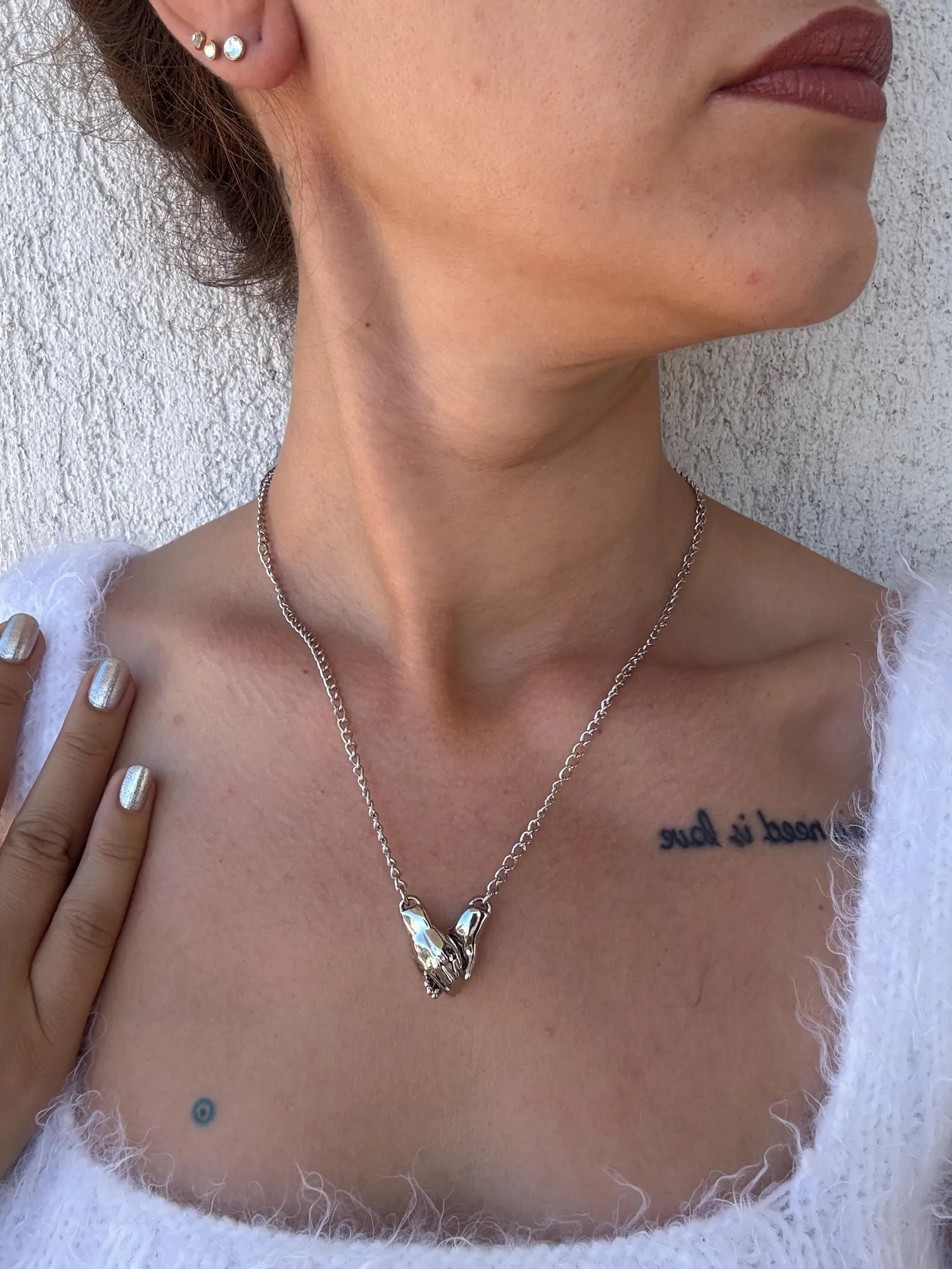 Mıknatıslı Eller Zincir Kolye