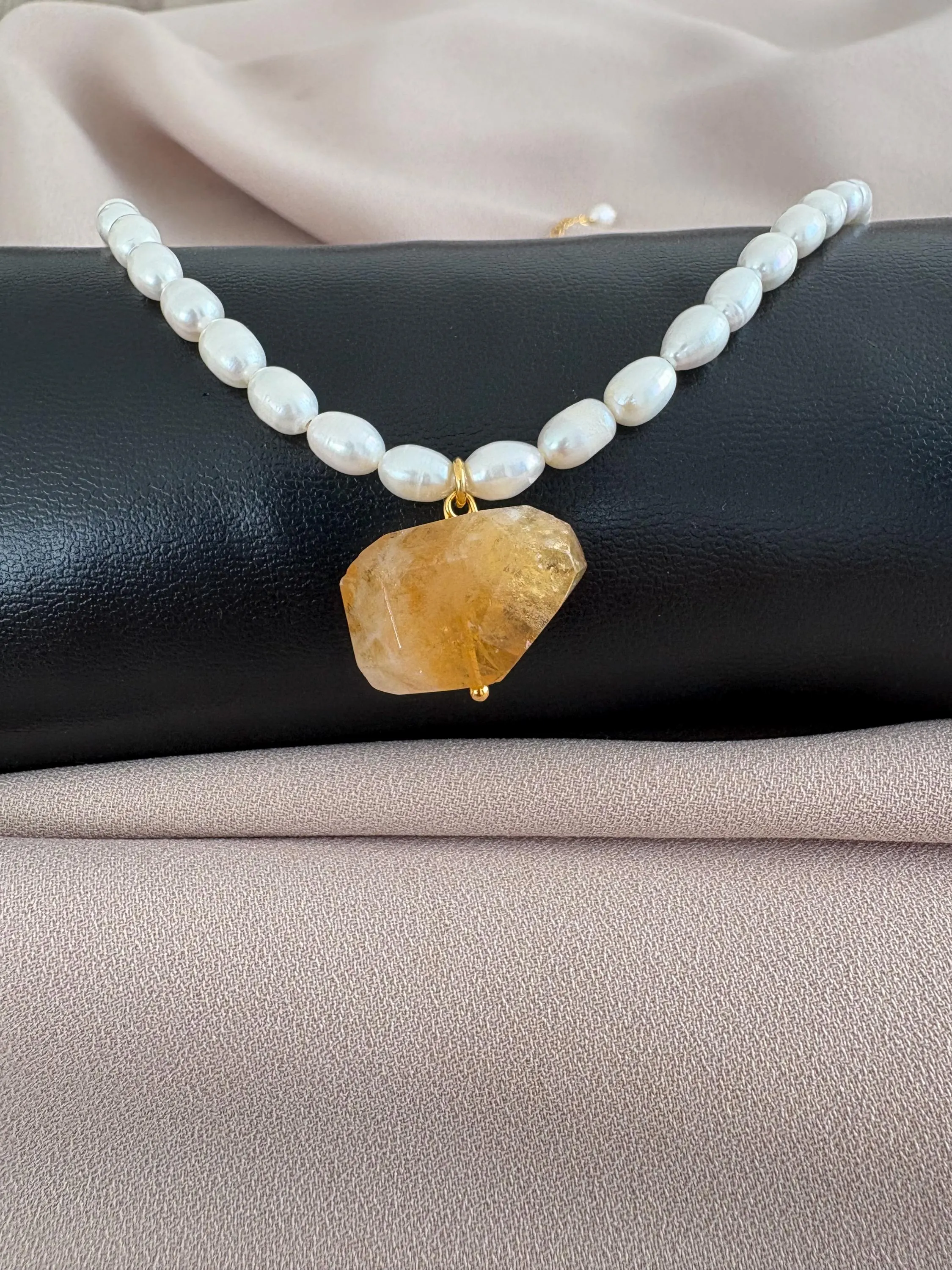 Zamansız Doğal Sitrin Taşı İnci Kolyeler