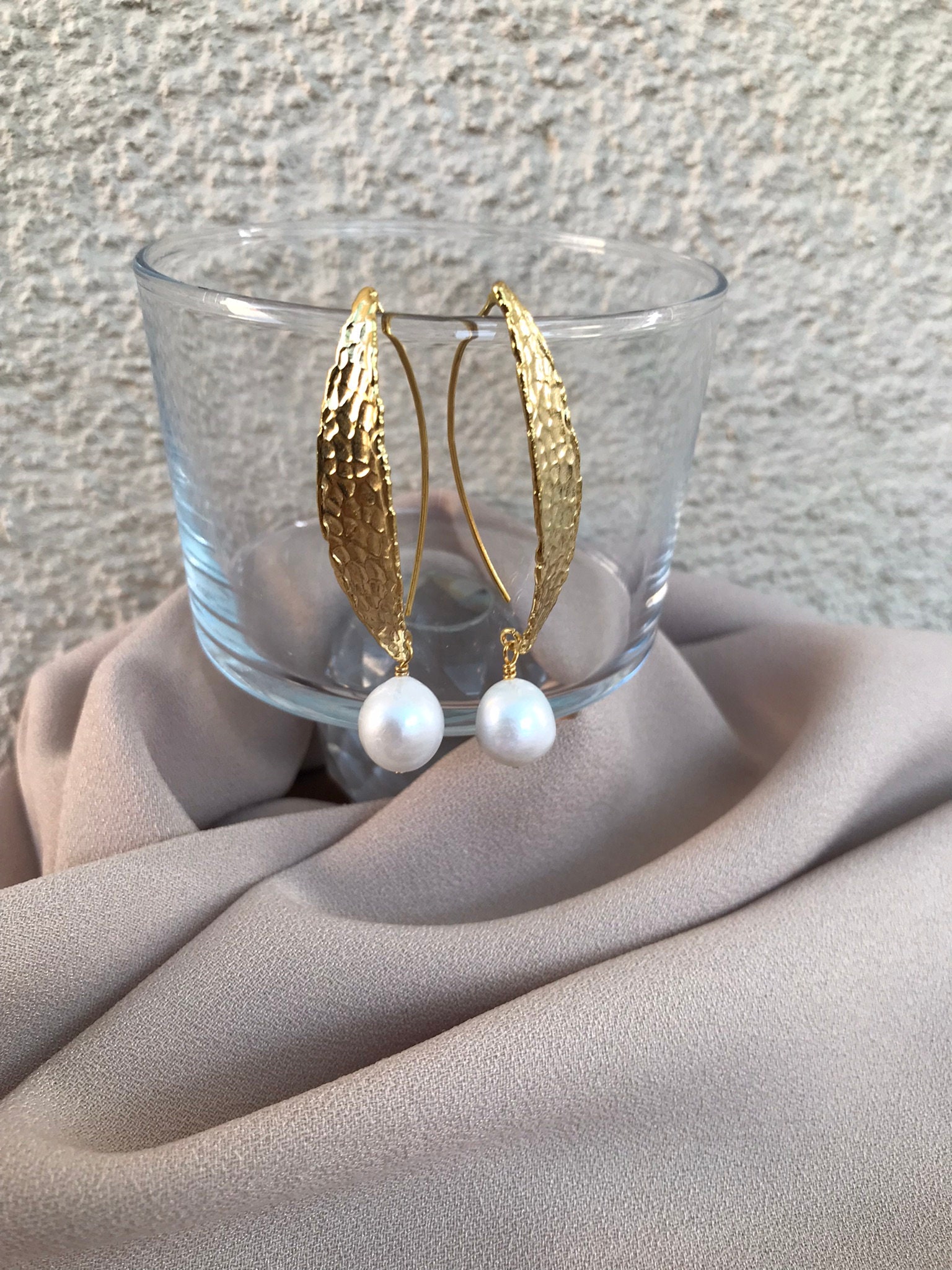 Yaprak Tepelik İnci Küpe