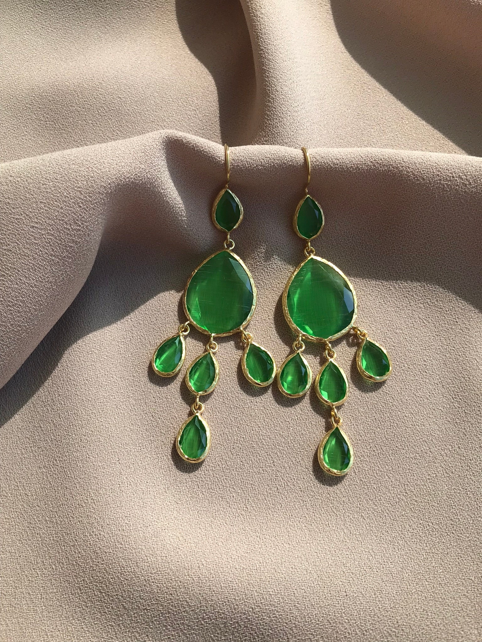 Damla Model Kedi Gözü Sarkıt Küpe