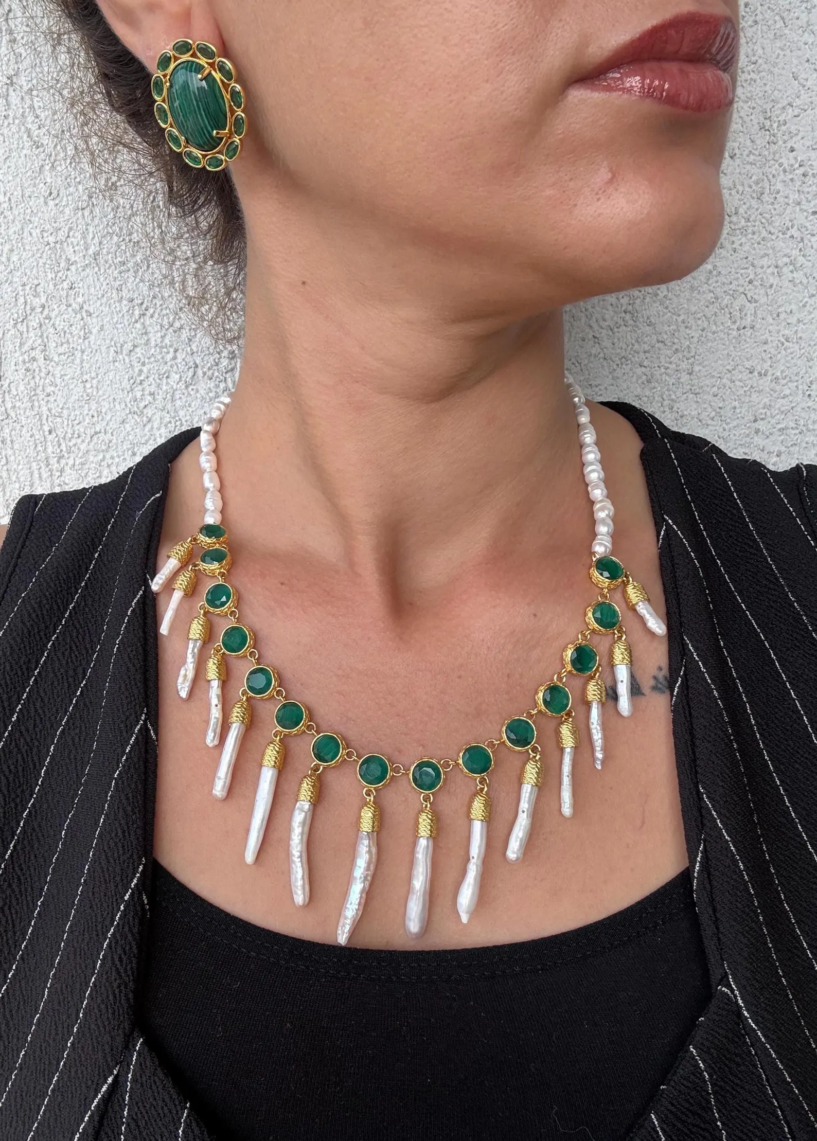 İnci Sarkıtlı Kedi Gözü Taşlı Sıra Kolye