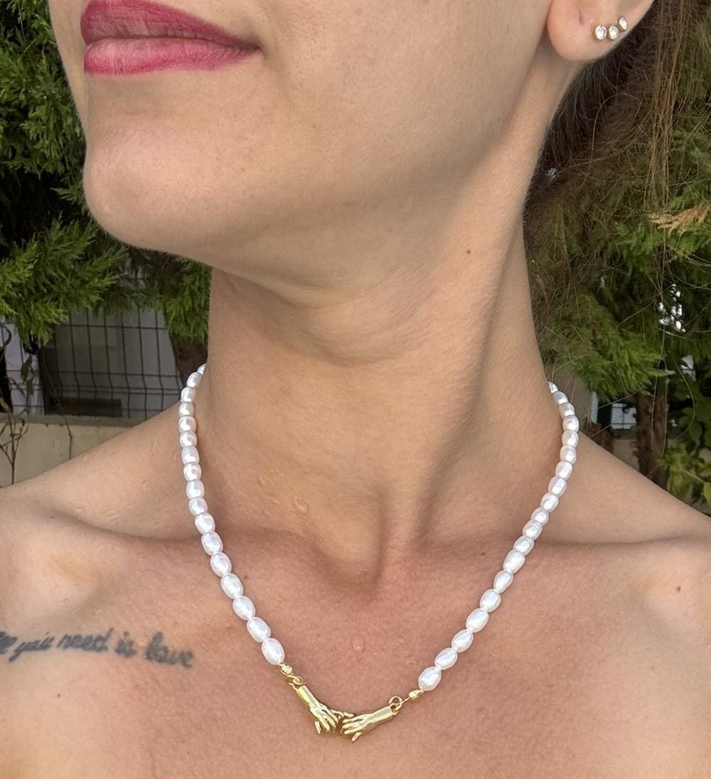 Natural Pearl Hands Necklace