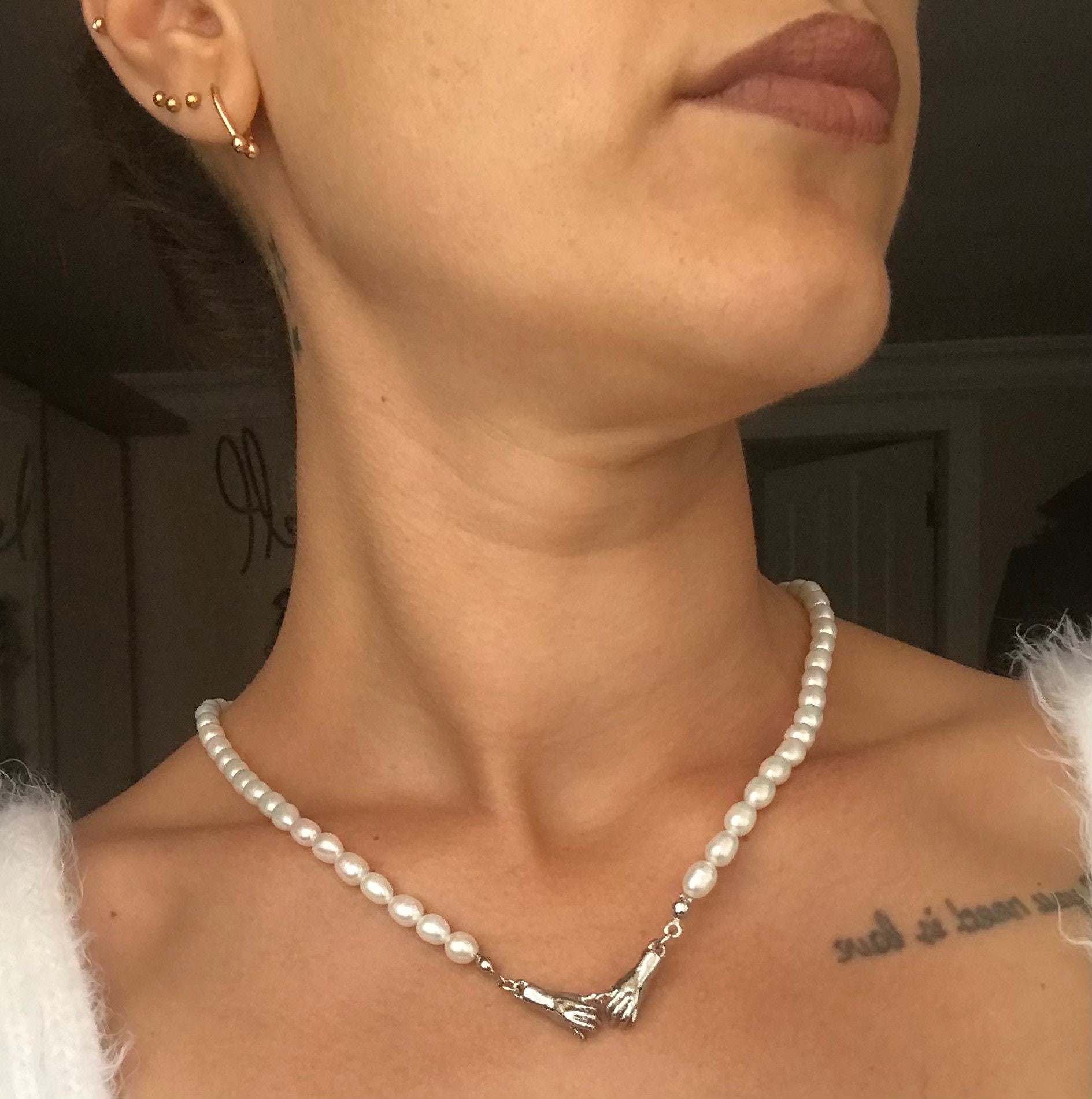 Natural Pearl Hands Necklace