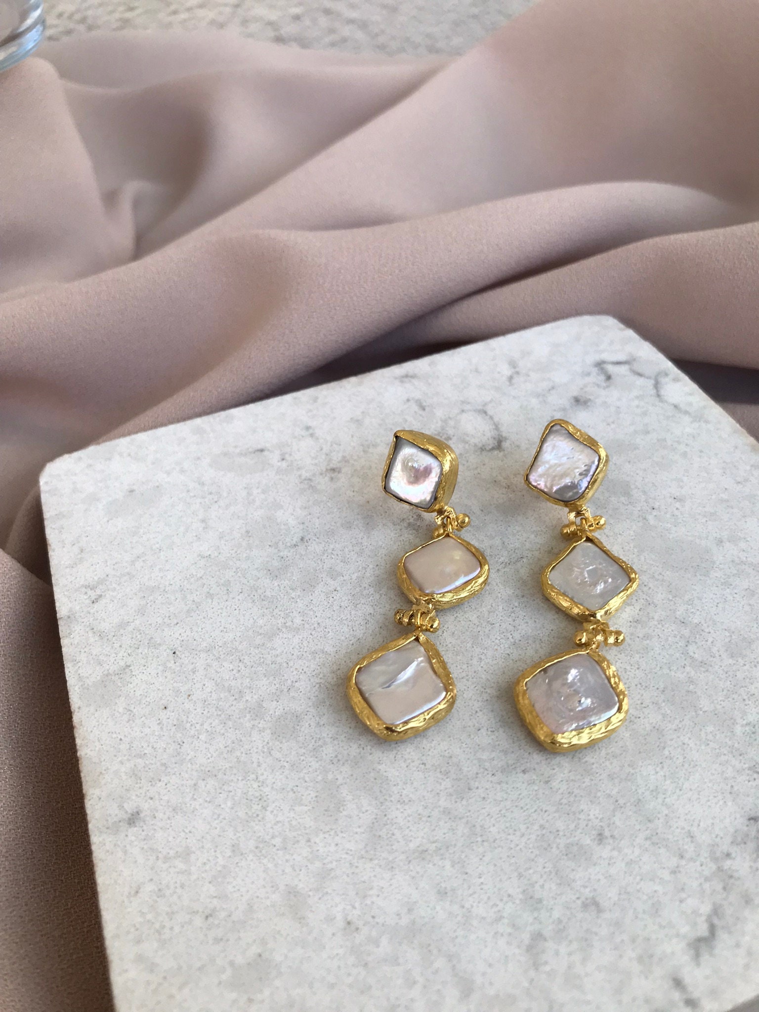 Üçlü Kare İnci Küpe