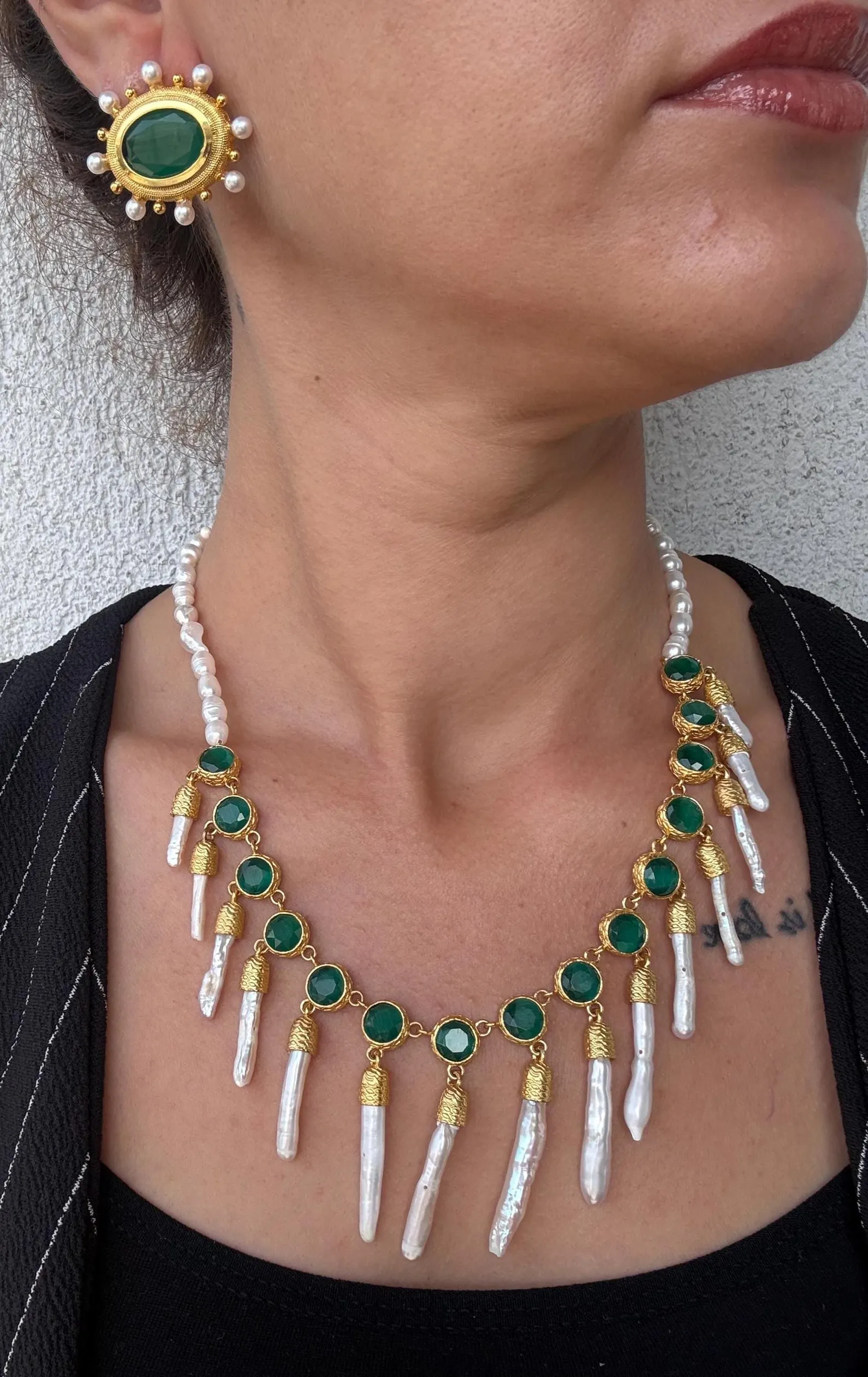 İnci Sarkıtlı Kedi Gözü Taşlı Sıra Kolye