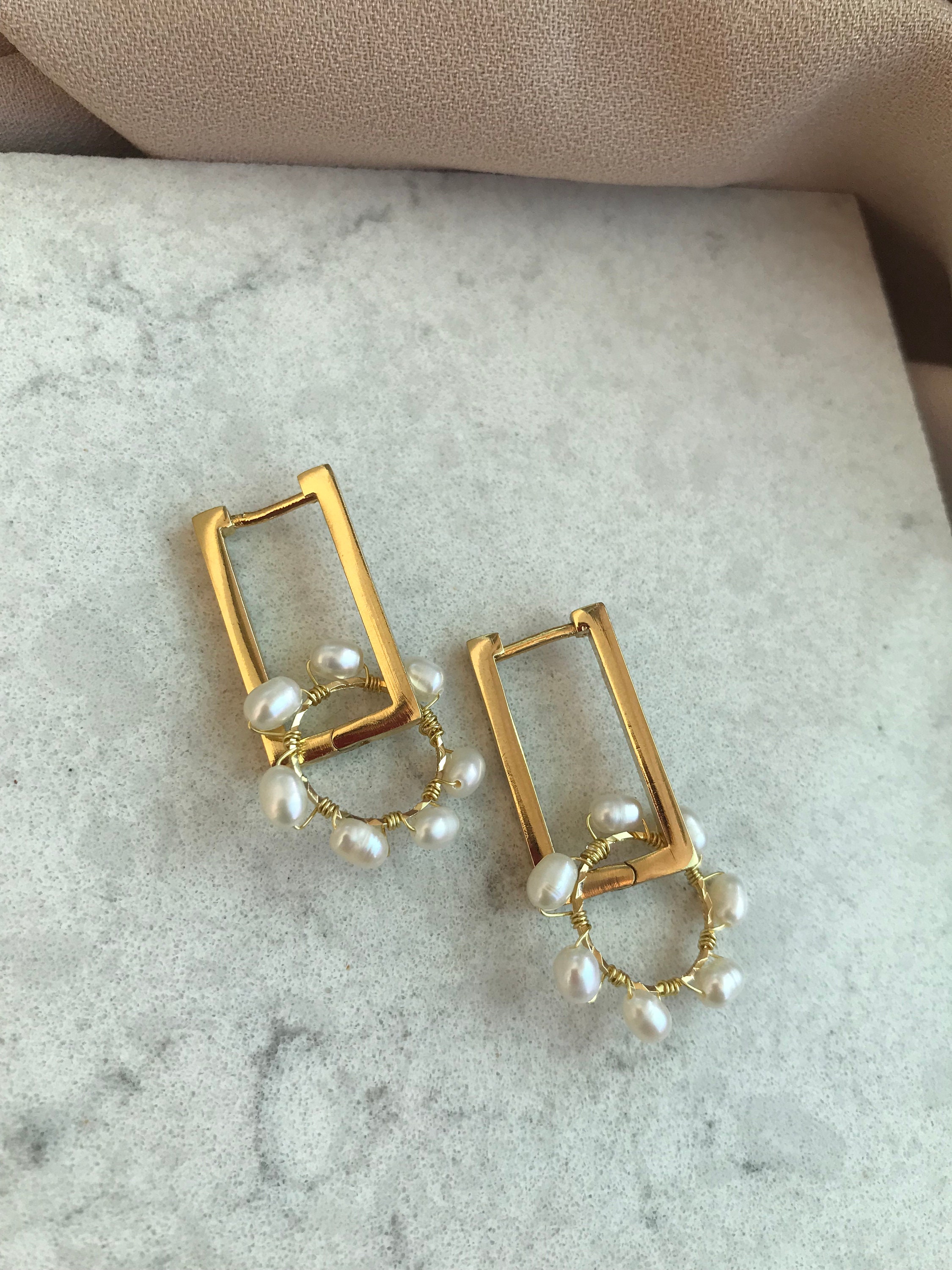 Dikdörtgen Model Halka İnci Küpe