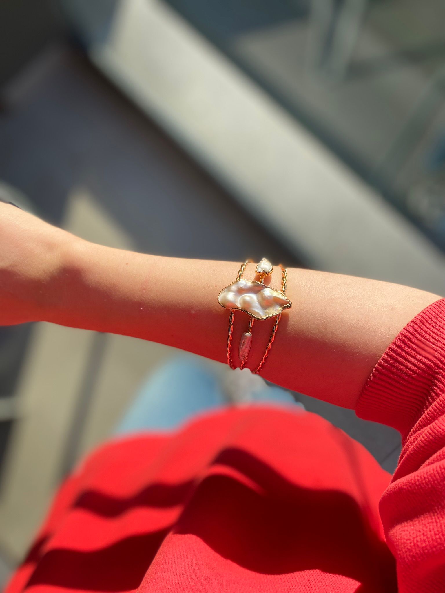 NEW ! Thick Cuff Gum Pearl Design Bracelet