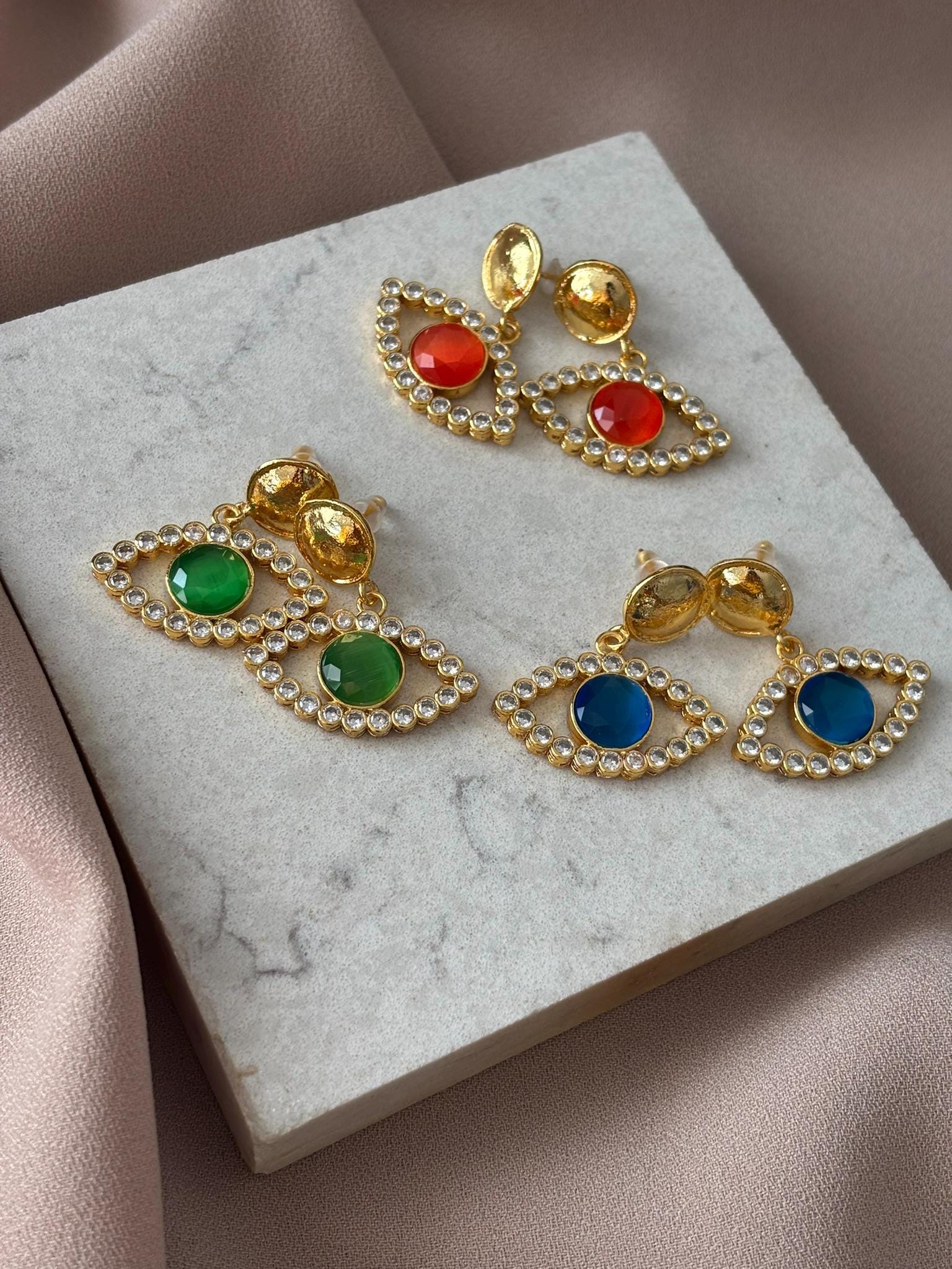 Göz Model Kedi Gözü & Zirkon Küpe