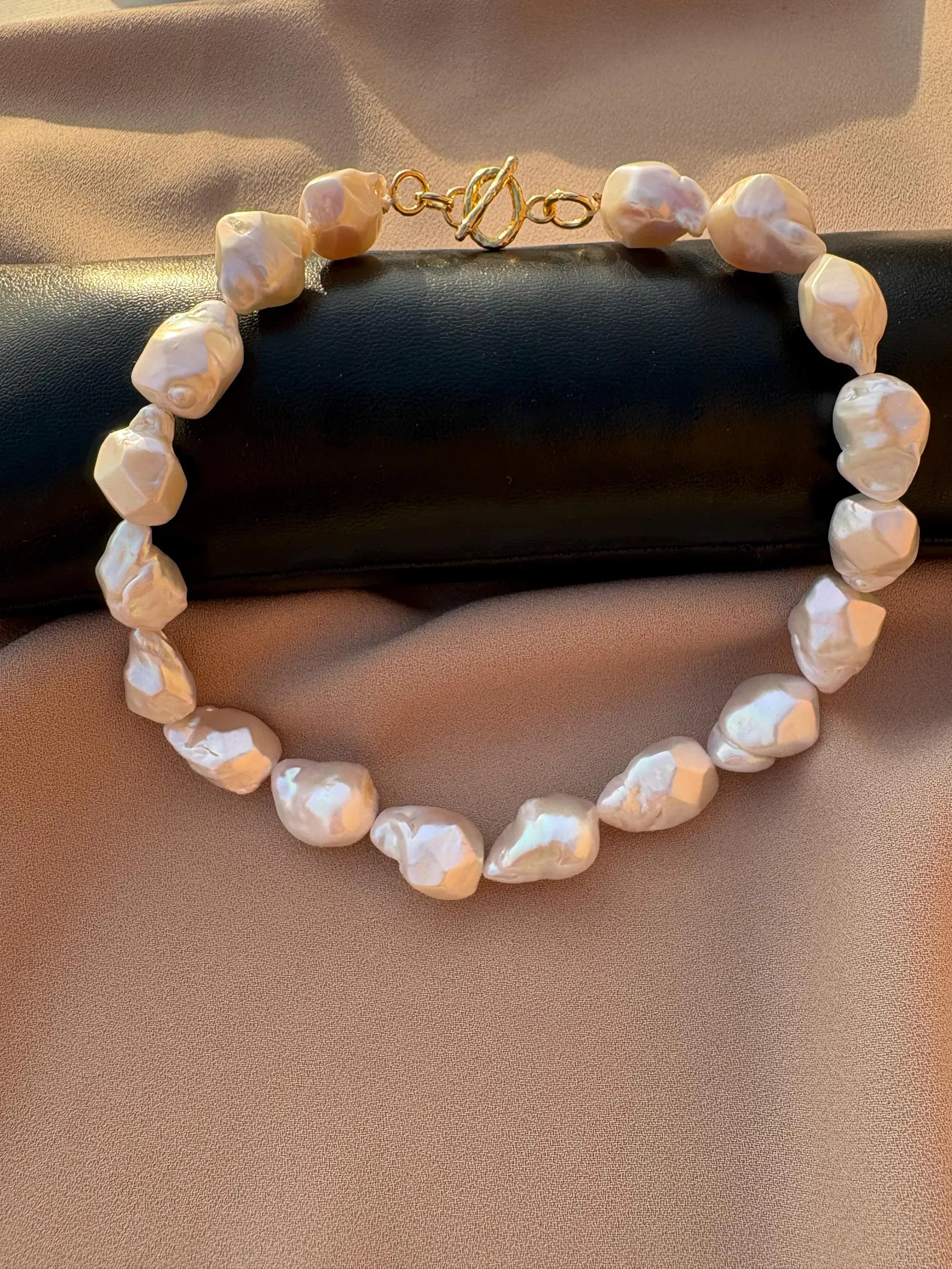 Elmas Kesim Büyük Beyaz Barok İnci Kolye