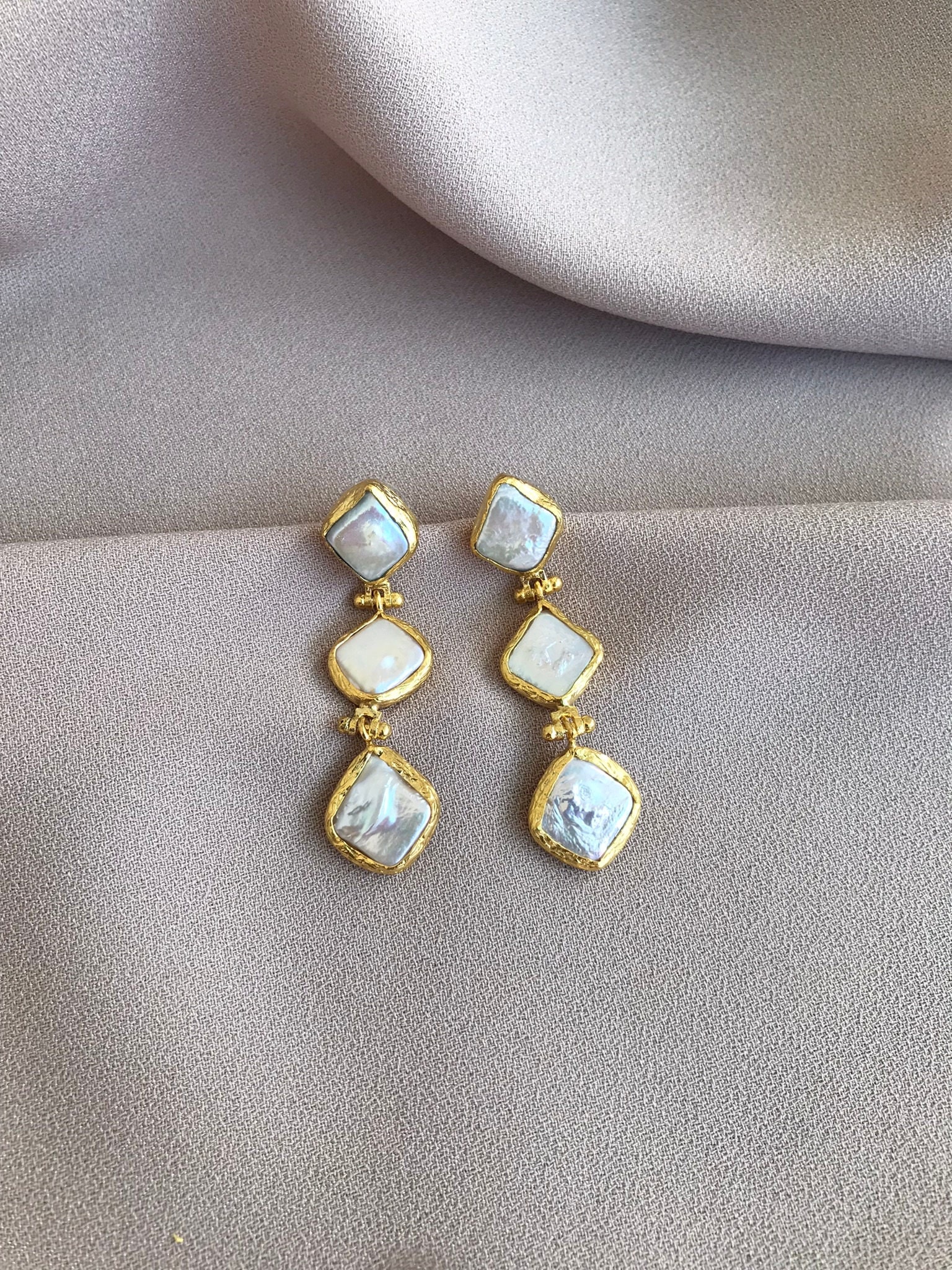 Üçlü Kare İnci Küpe