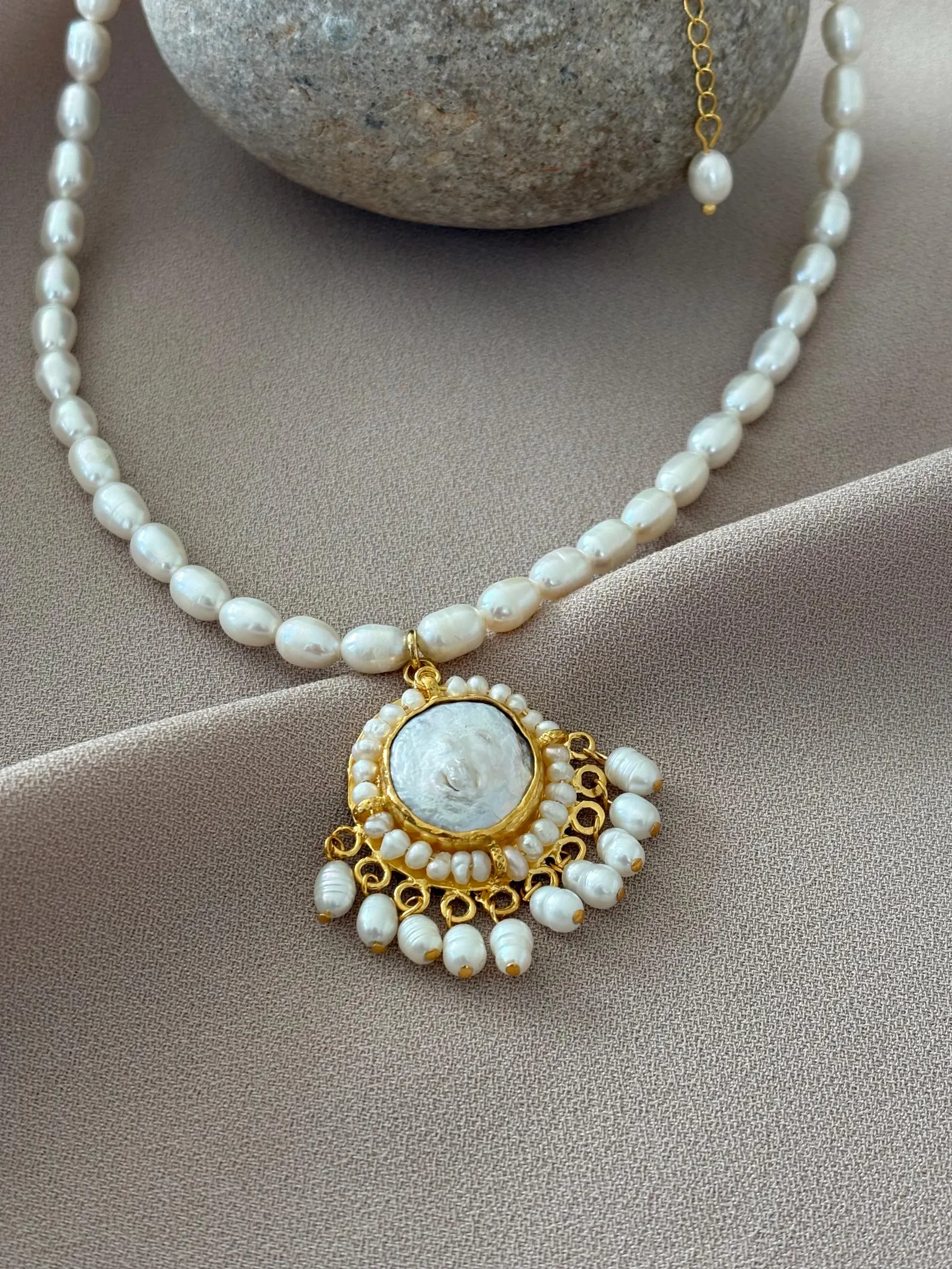 Madalyon El Yapımı Gerçek İnci Kolyeler