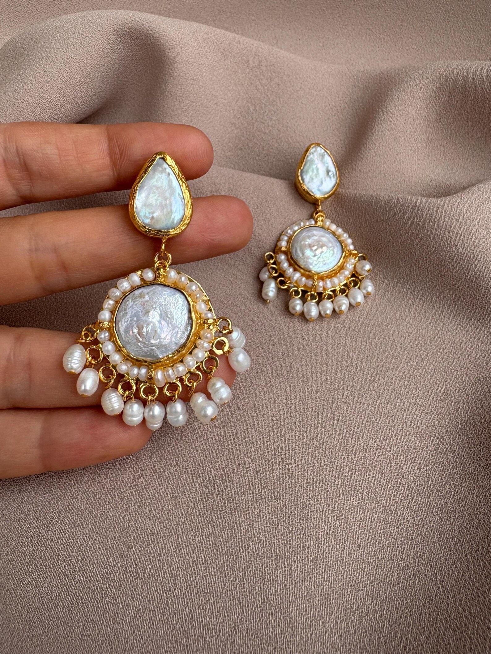 Damla Madalyon Tasarım İnci Küpeler