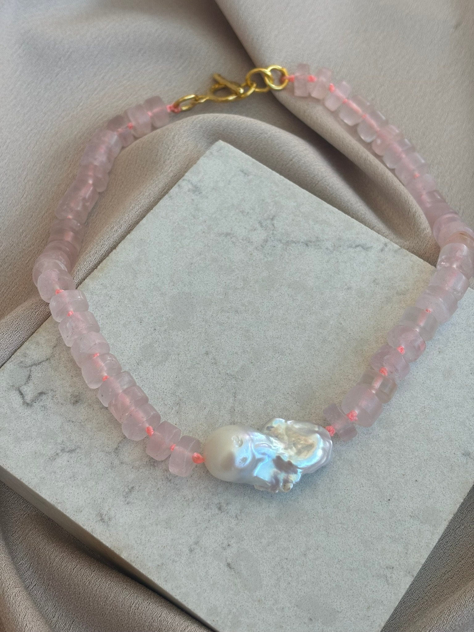 Pembe Kuvars & İnci Kombin Kolye