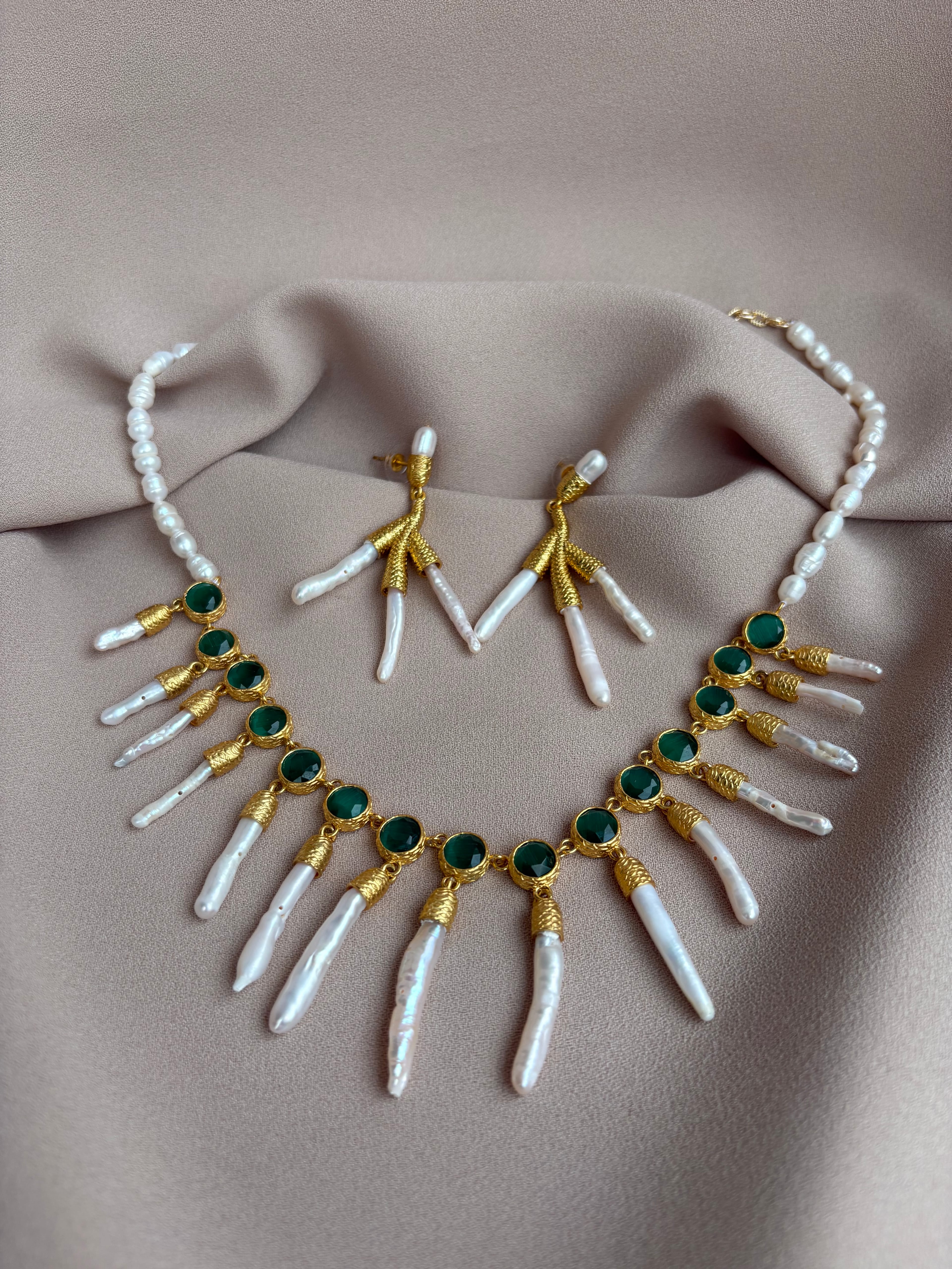 Sakız İncisi Kaz Ayağı Küpe