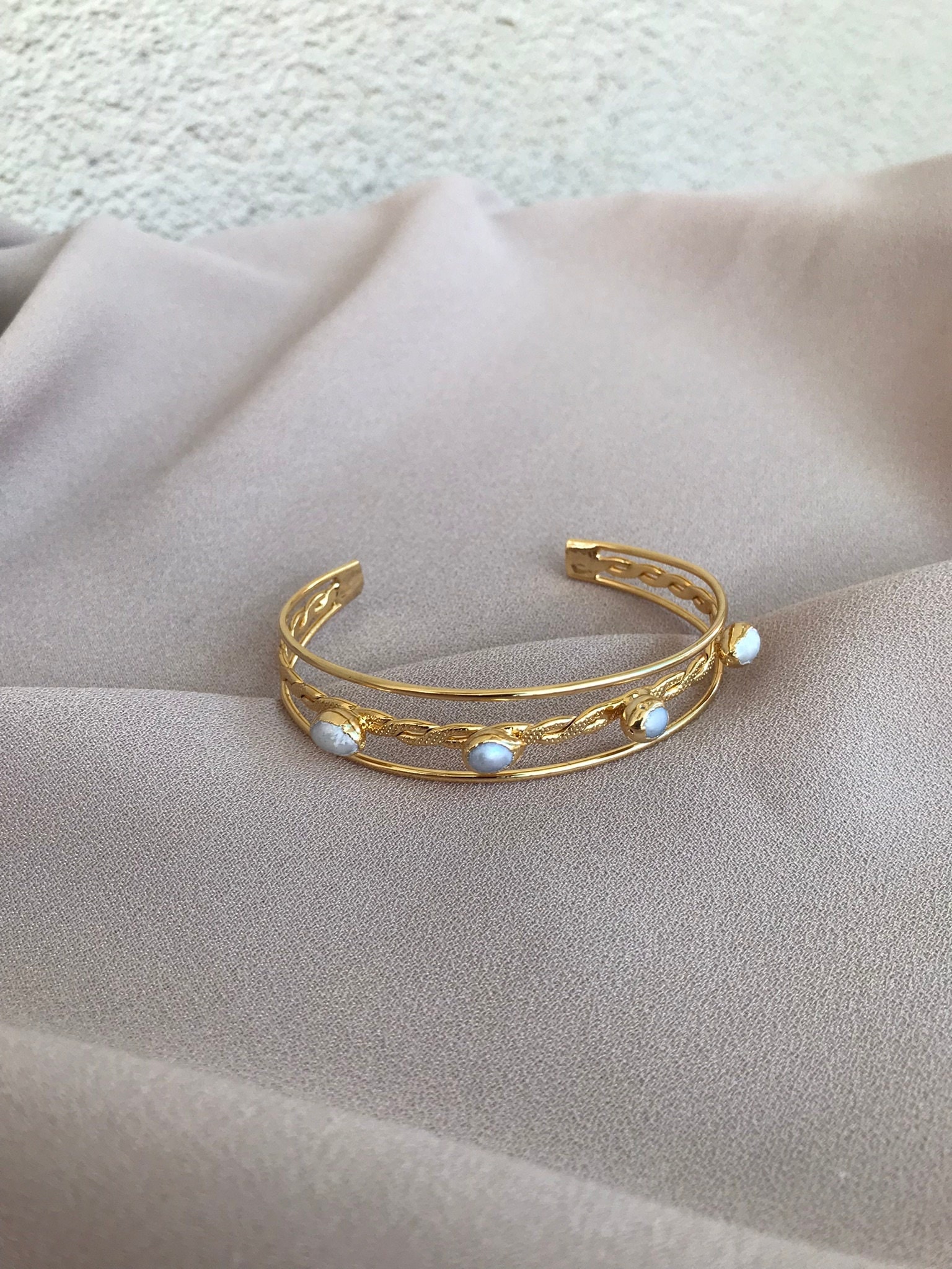 Burgulu Dört İnci Bileklik