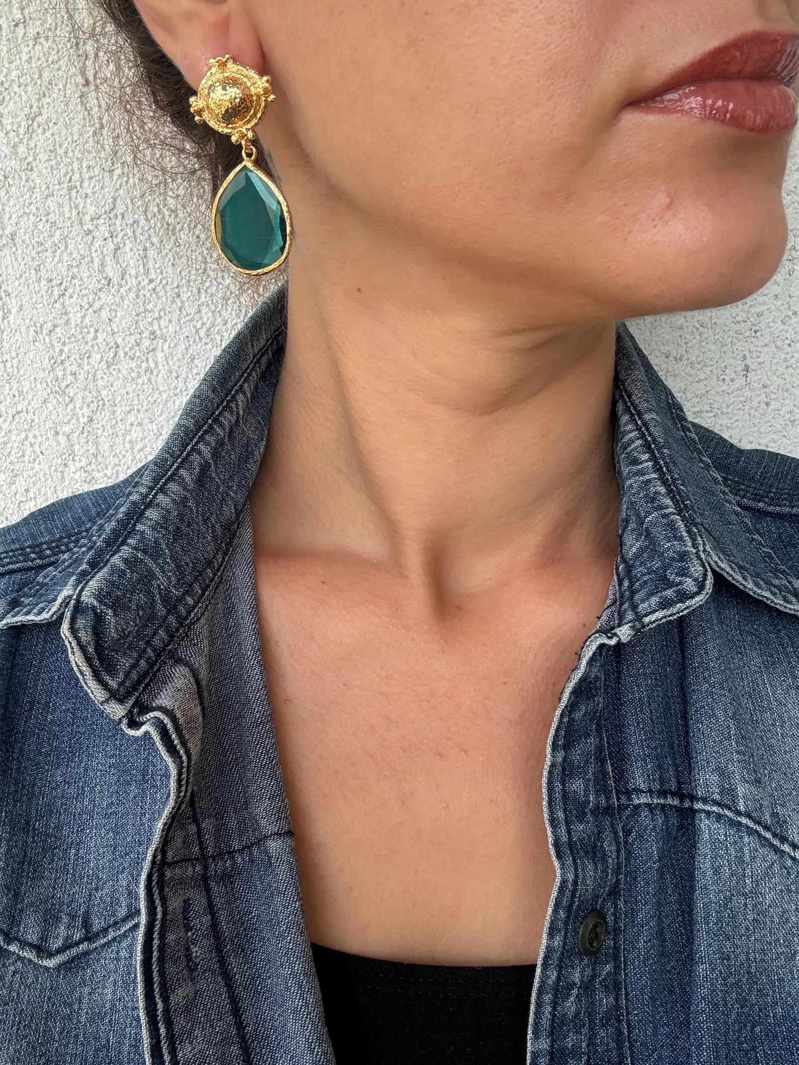 Döküm Taç Kedi Gözü Taşlı Küpeler