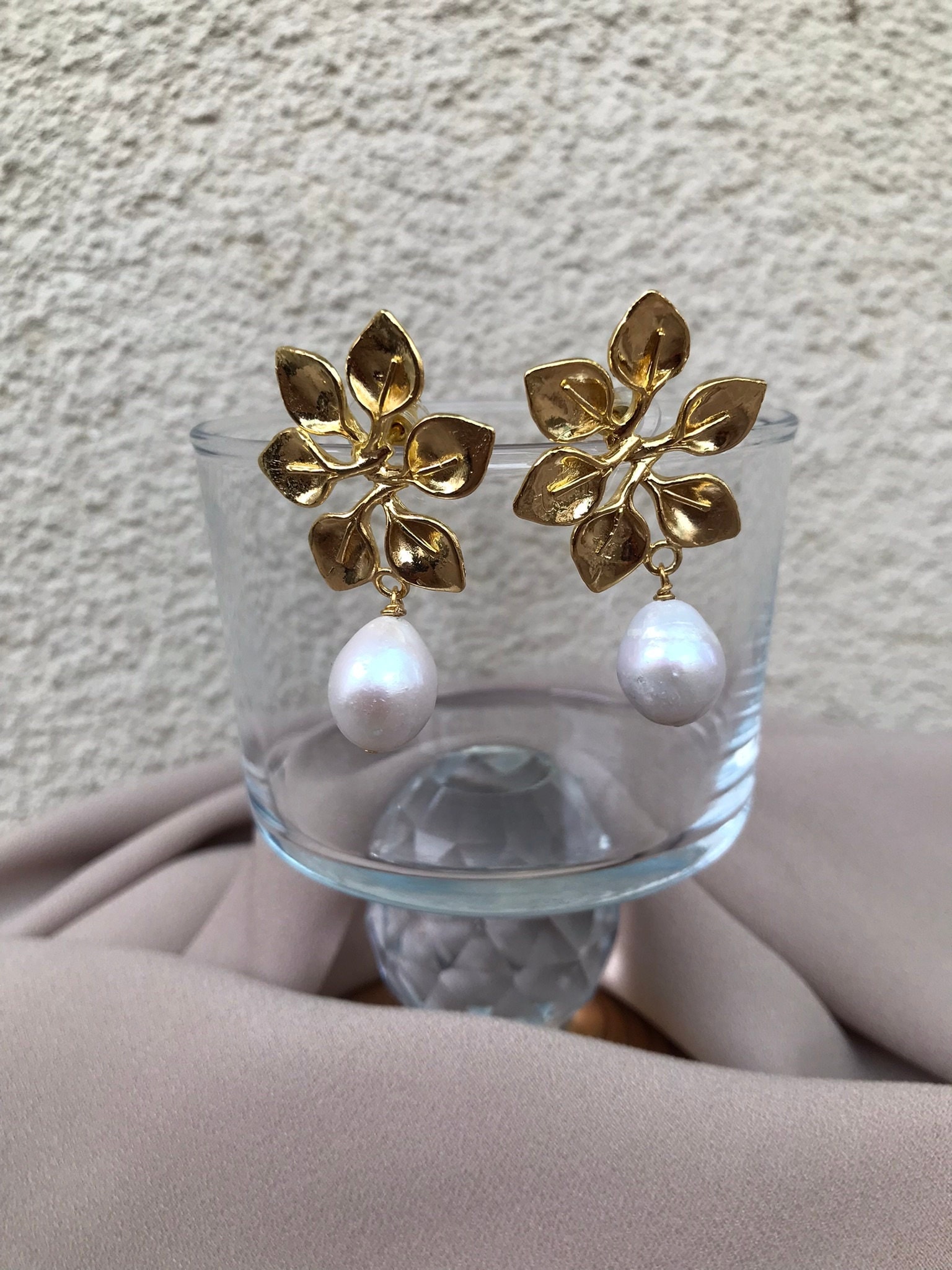 Altı Yapraklı İnci Küpe