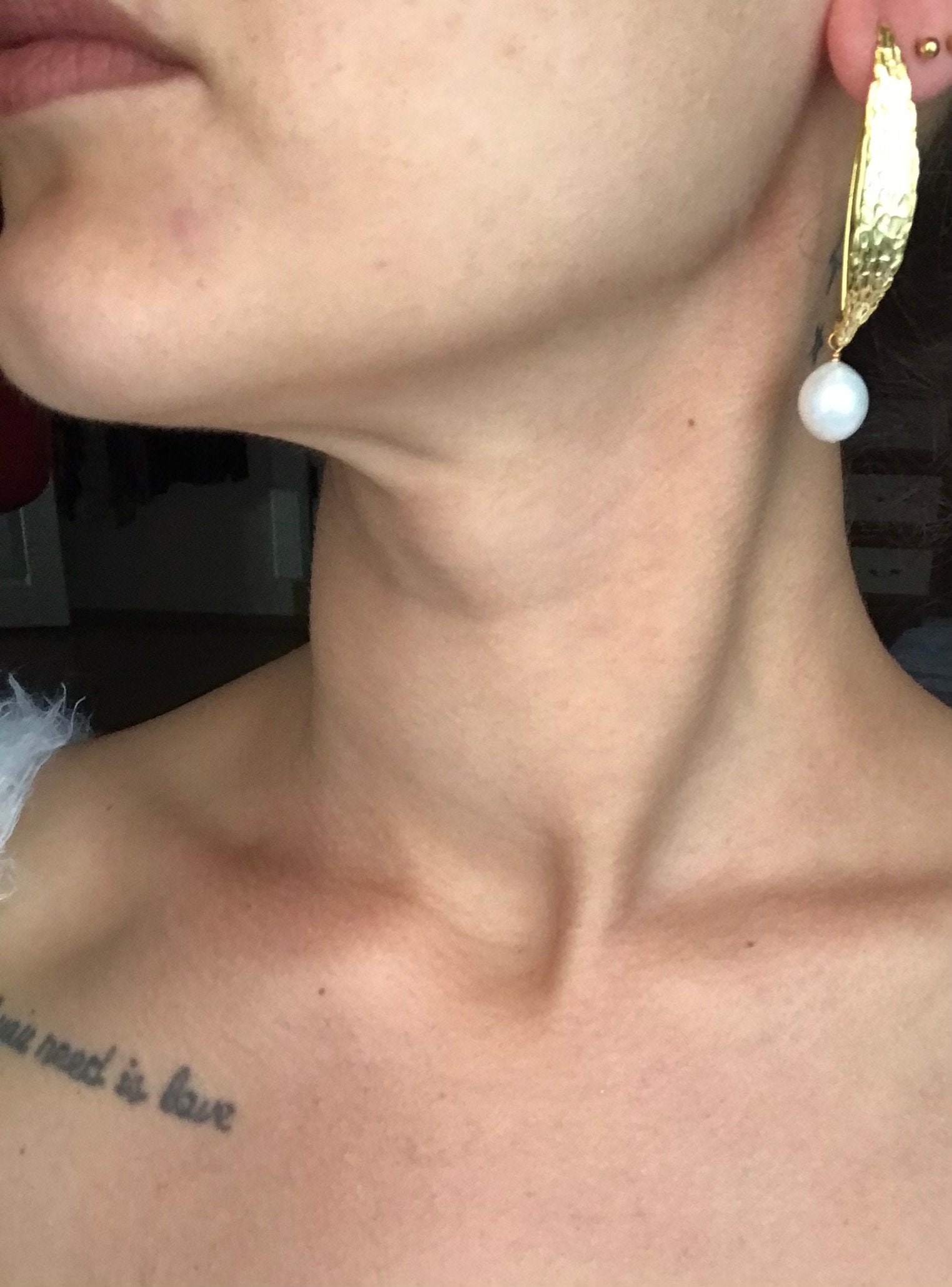 Yaprak Tepelik İnci Küpe