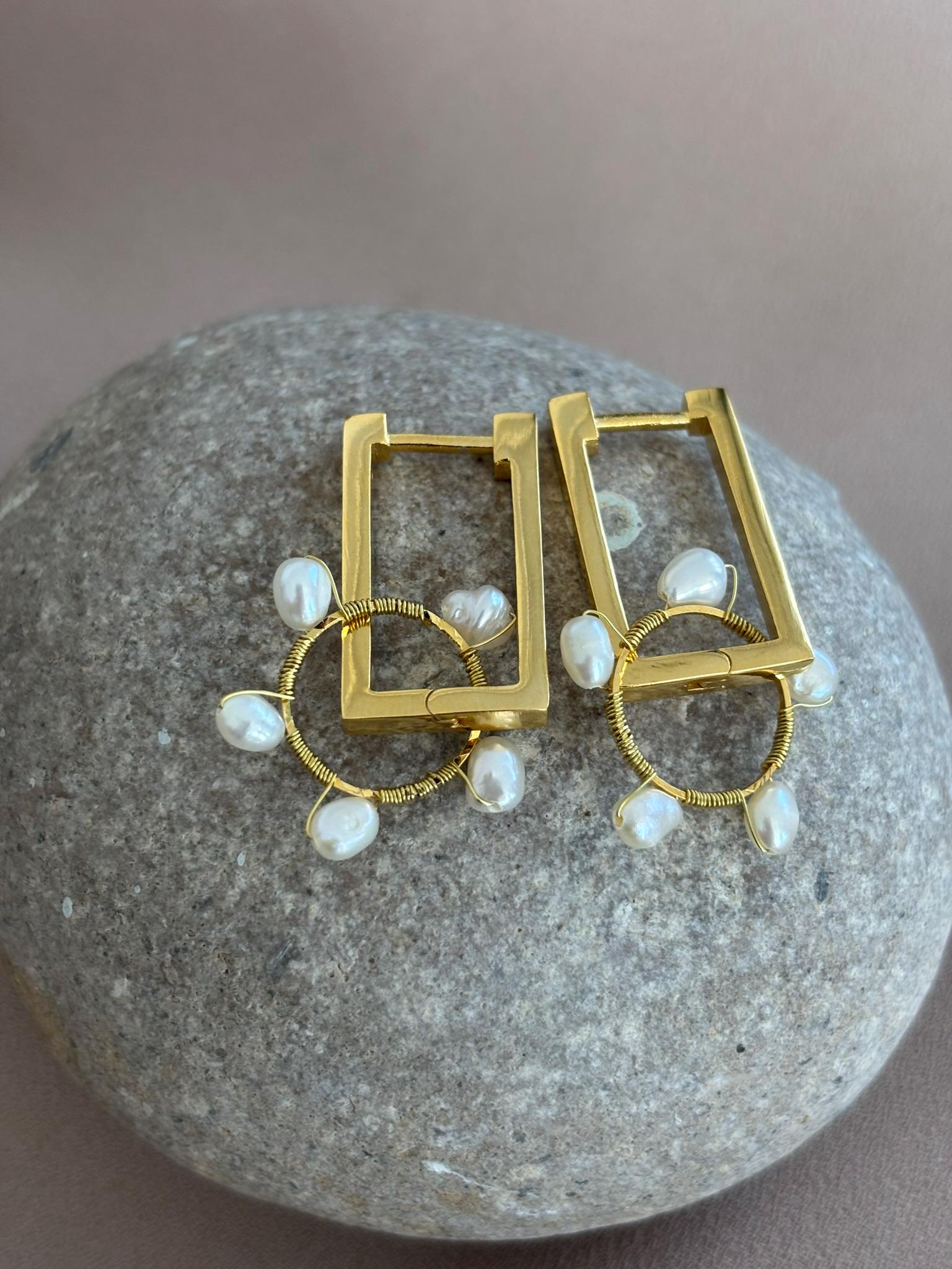 Dikdörtgen Model Halka İnci Küpe