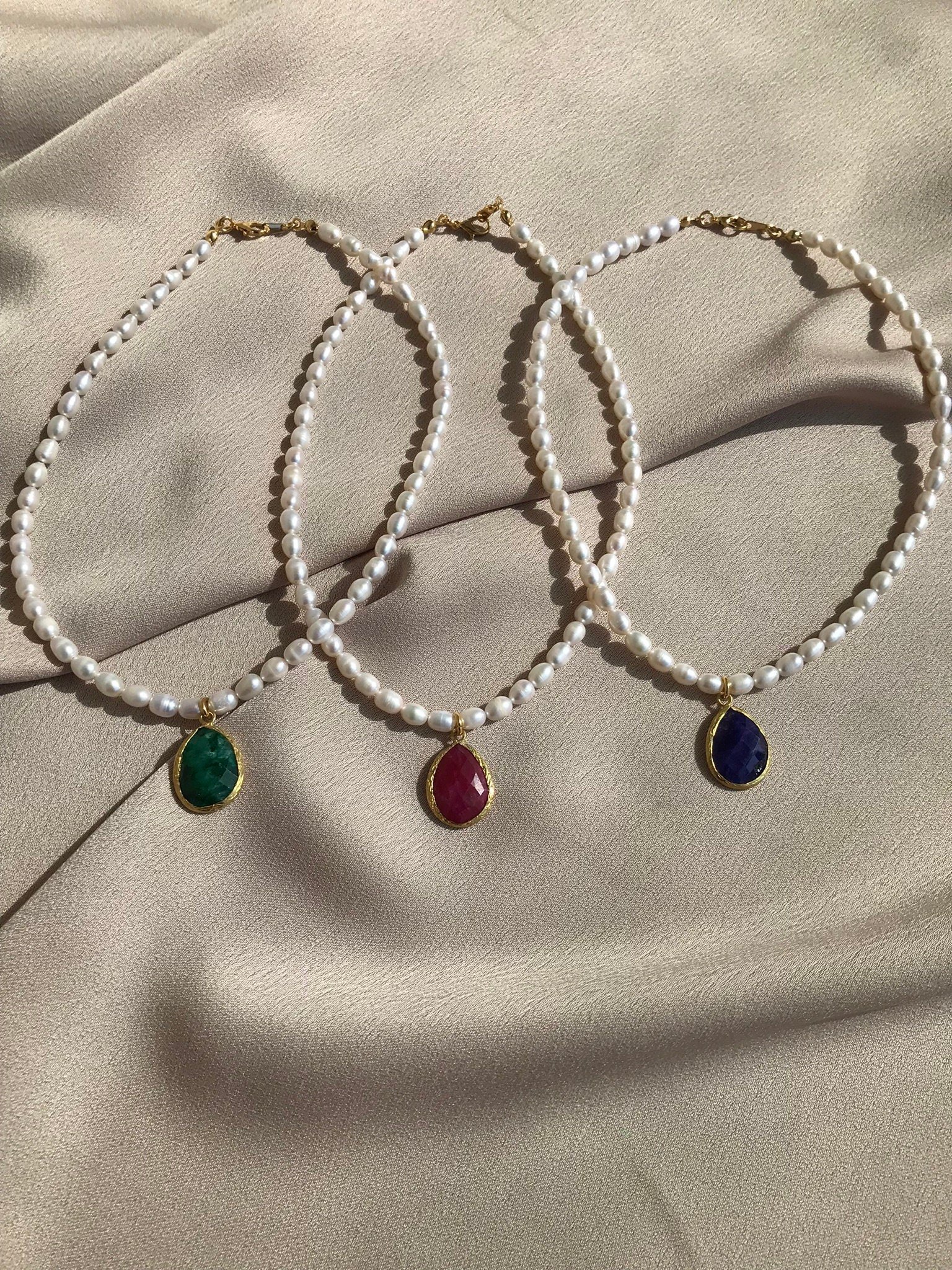 NEW ! Drop Cut Emerald Stone Pearl Necklace