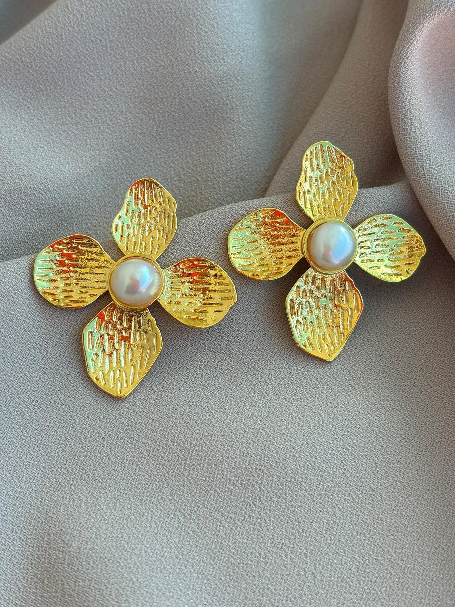 YENİ ! Dört Yapraklı İnci Küpe