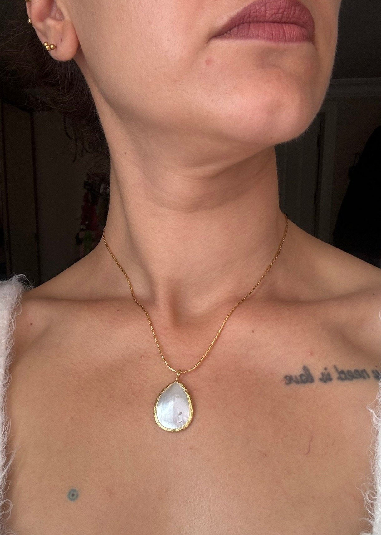 NEW ! Conch Pearl Necklace, Elegant Chain Pearl Gold Necklace