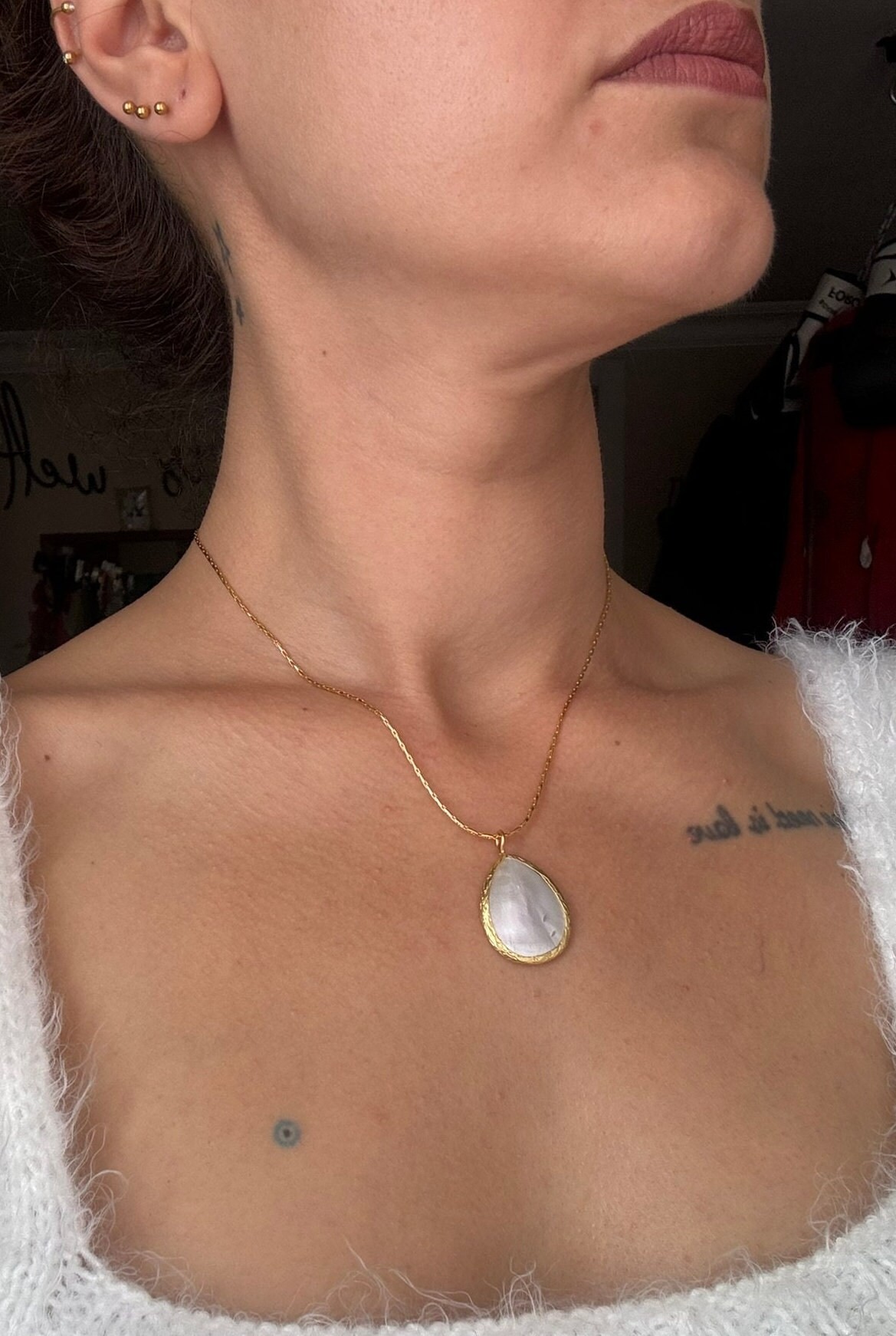 NEW ! Conch Pearl Necklace, Elegant Chain Pearl Gold Necklace
