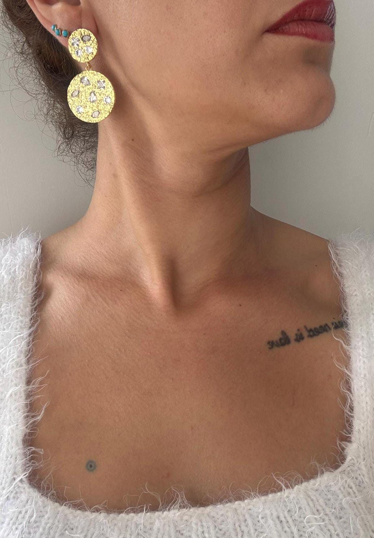 Zirkon Taşlı Yuvarlak Döküm Küpe