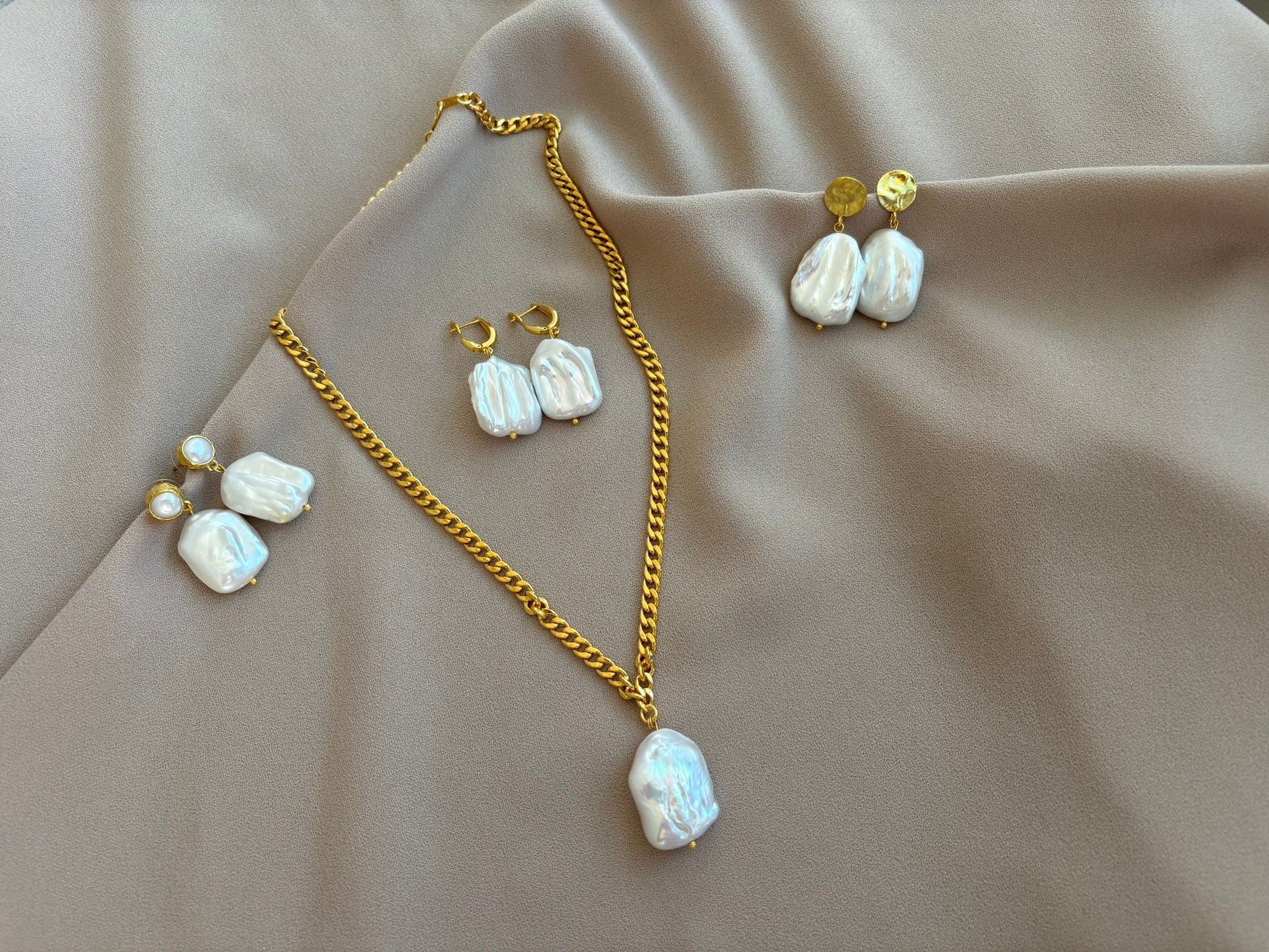 Büyük Düzensiz Barok İnci Küpe