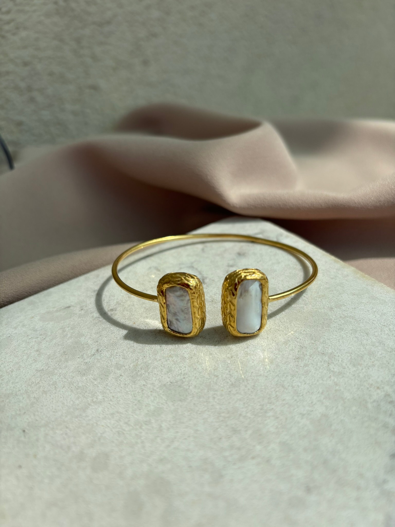 Çift Başlı Kare İnci Bileklik