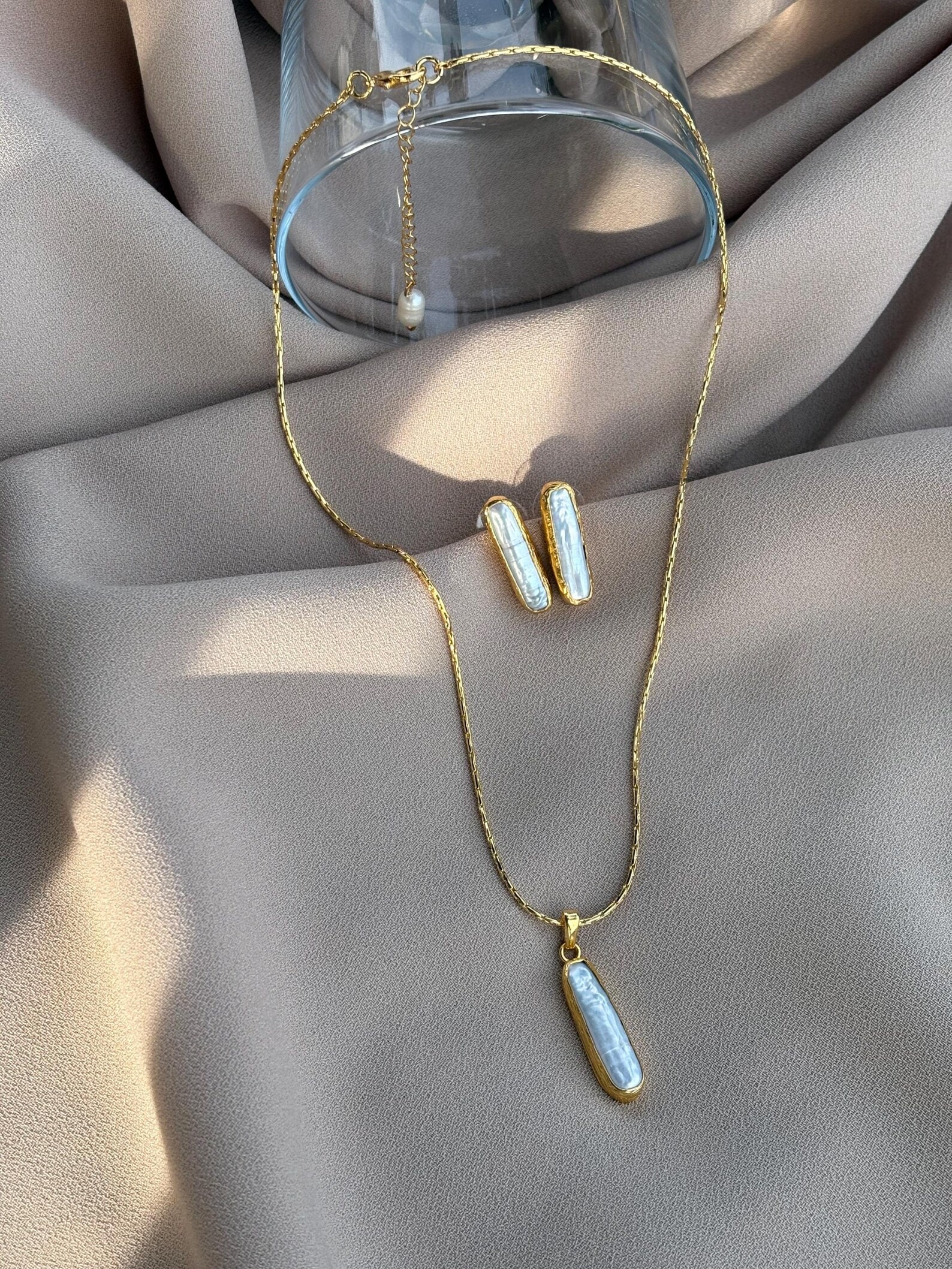 Sakız İnci Kare Zincir Kolye