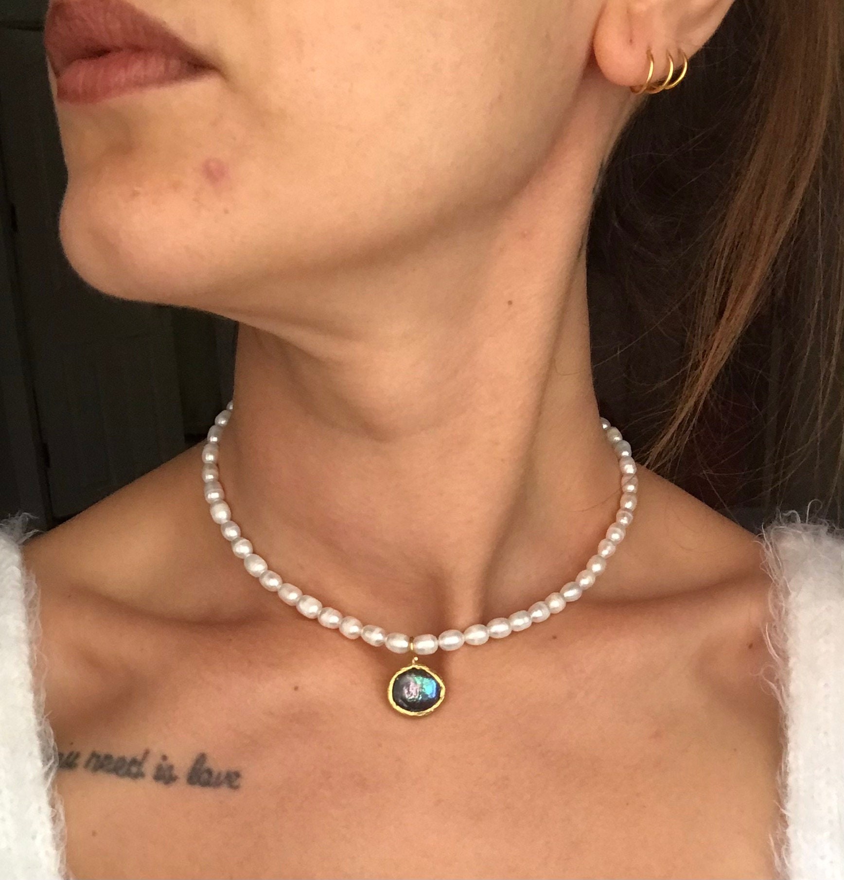 NEW ! Black and White Pearl Necklace