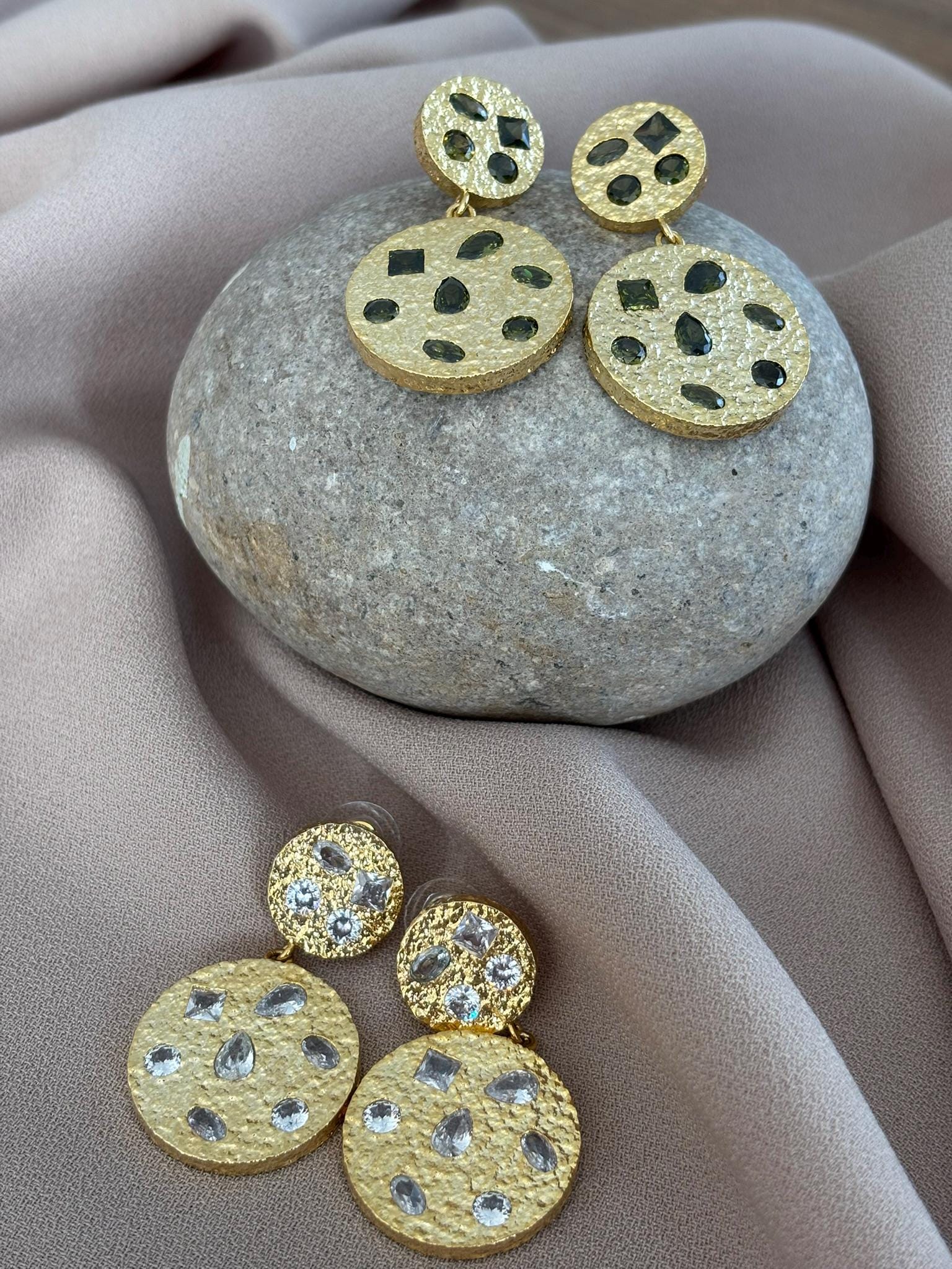 Zirkon Taşlı Yuvarlak Döküm Küpe