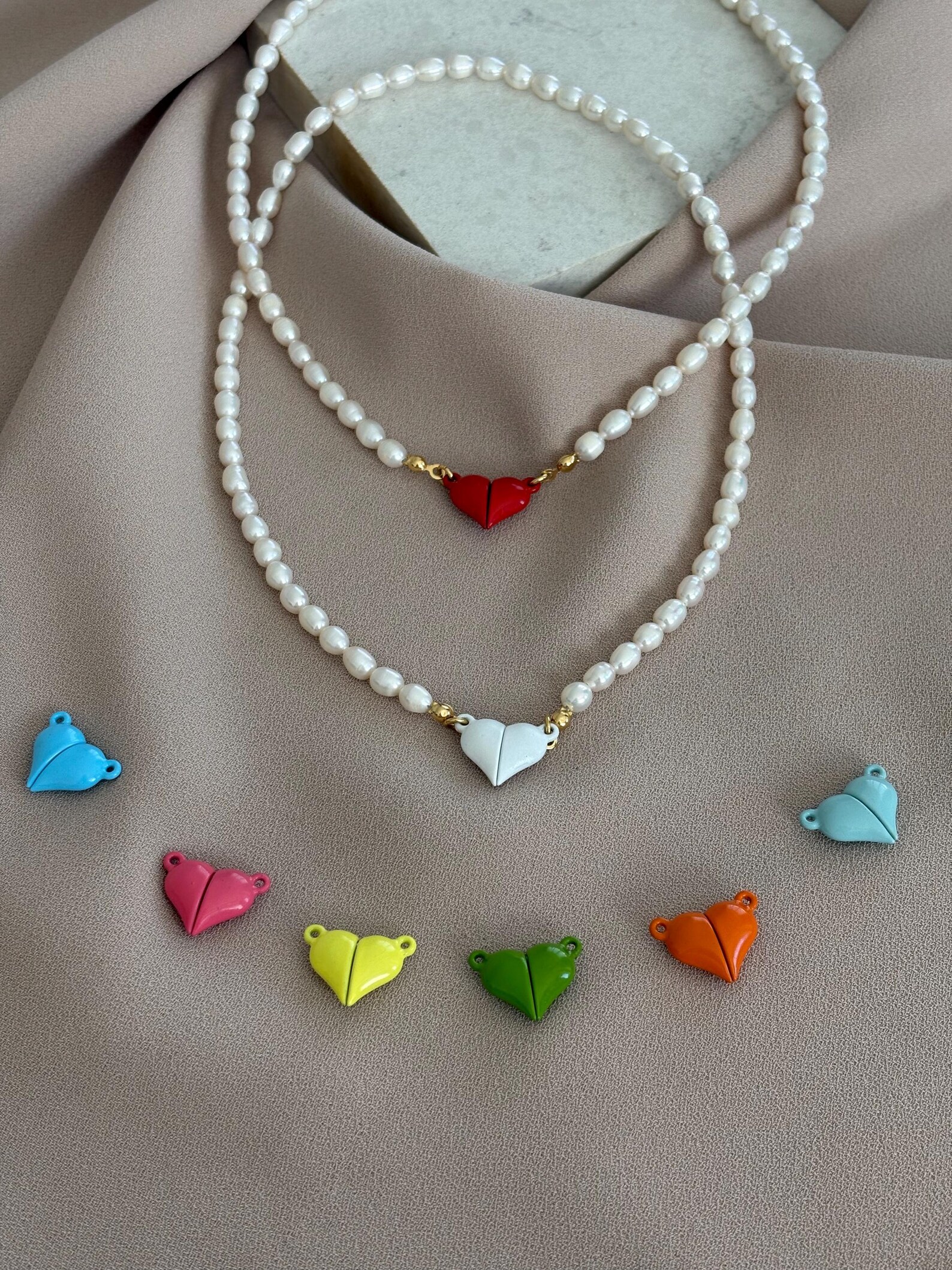 Mıknatıslı Renkli Kalp İnci Kolye - Kırmızı