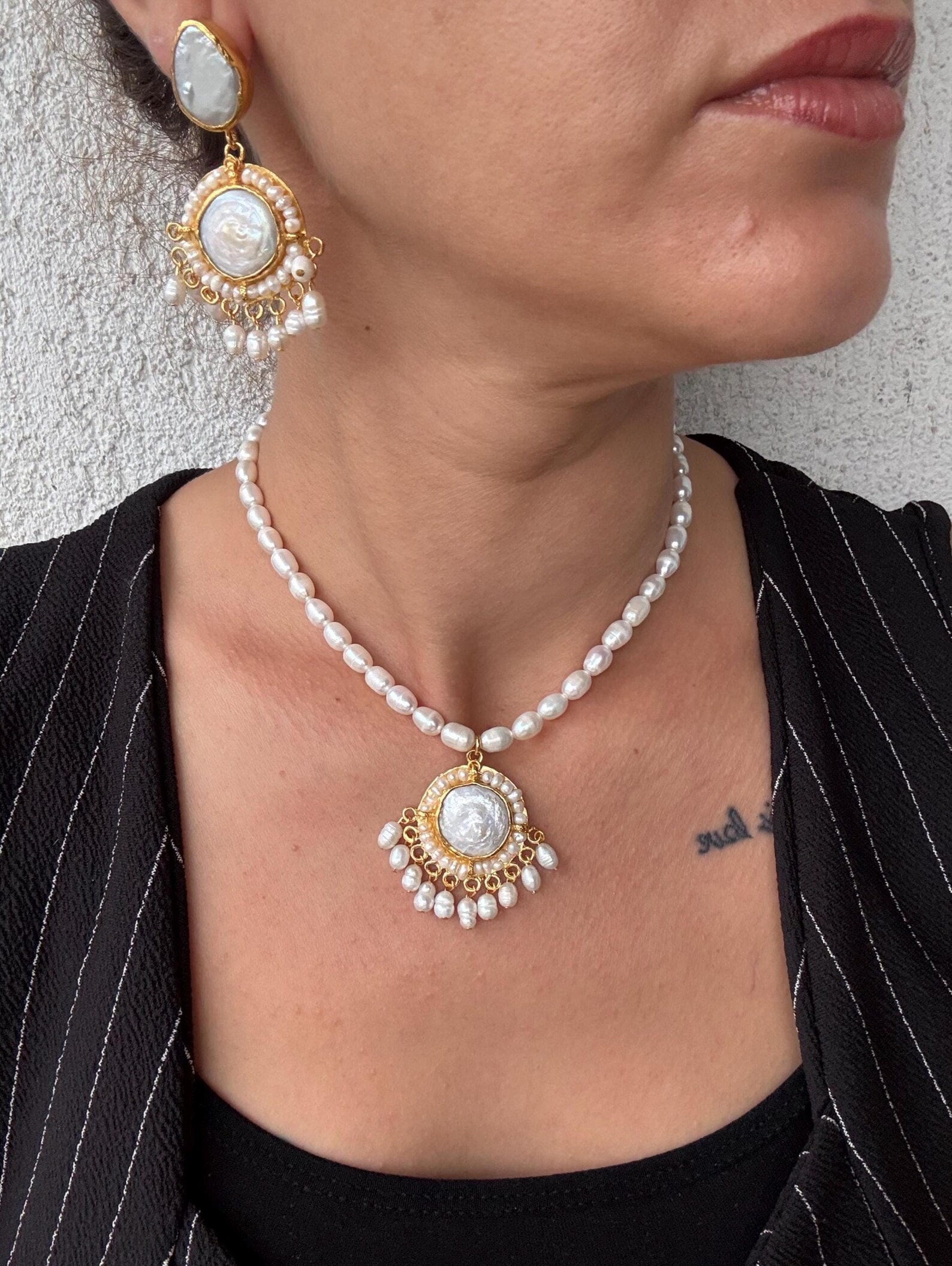 Damla Madalyon Tasarım İnci Küpeler