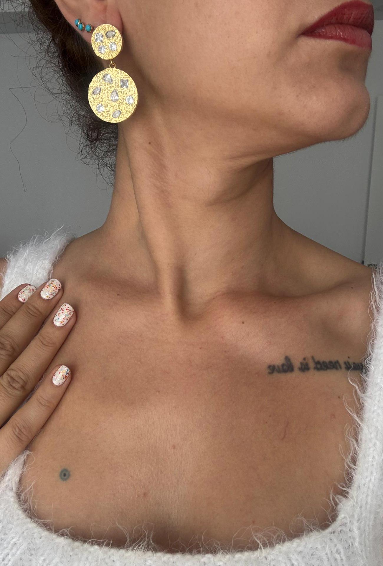 Zirkon Taşlı Yuvarlak Döküm Küpe