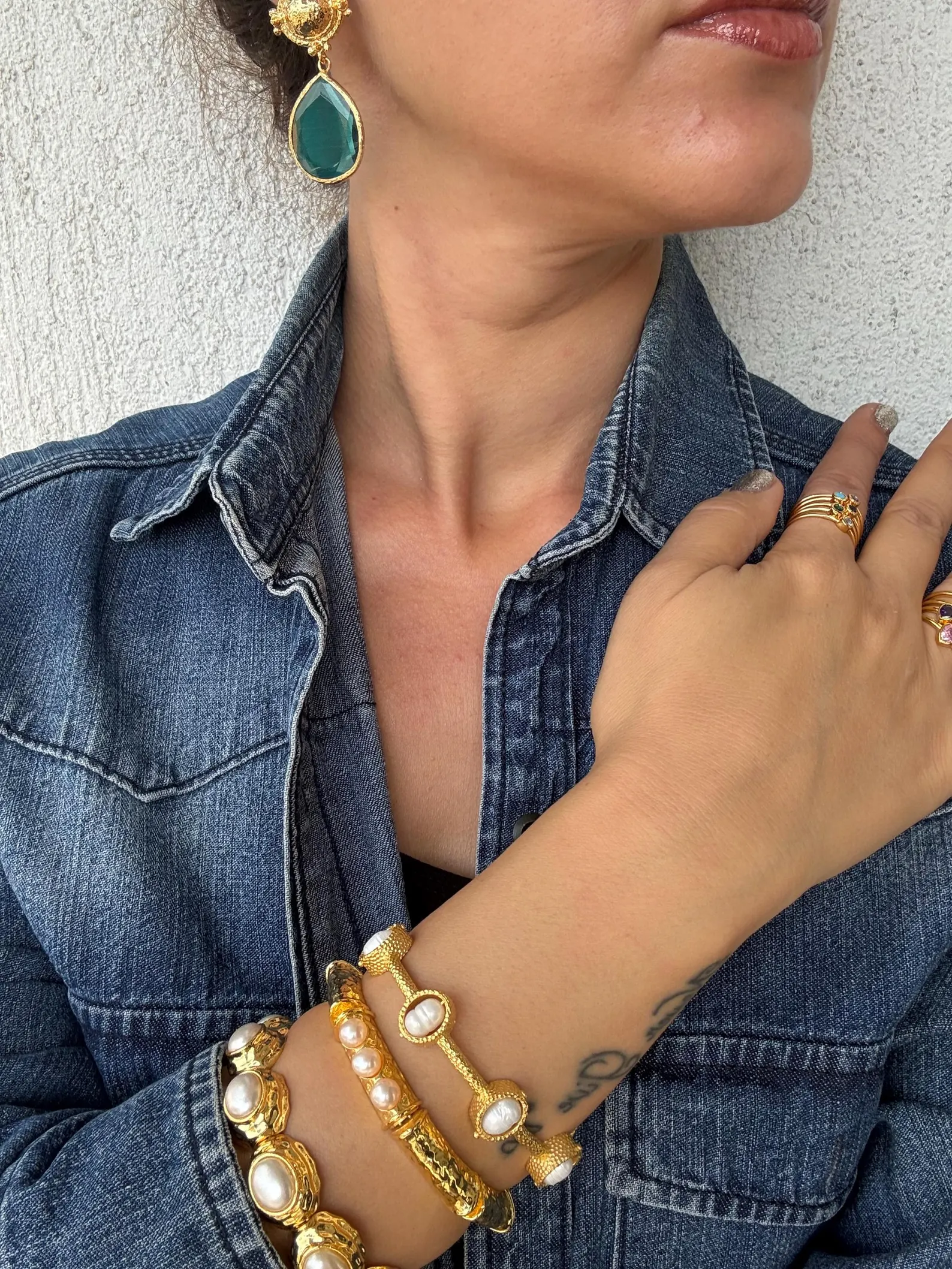 Döküm Taç Kedi Gözü Taşlı Küpeler