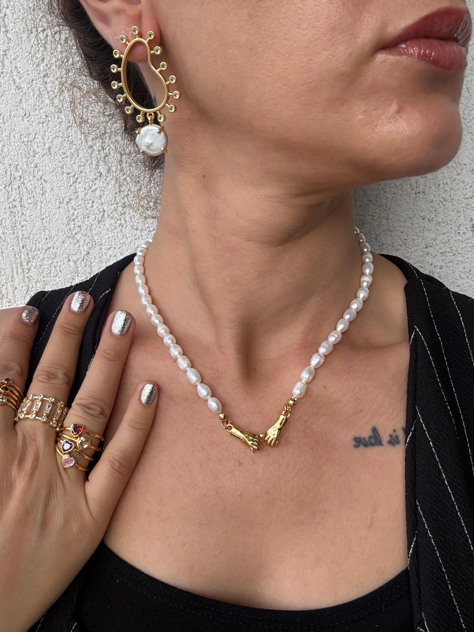 Zamansız Zirkon Taşlı İnci Küpeler