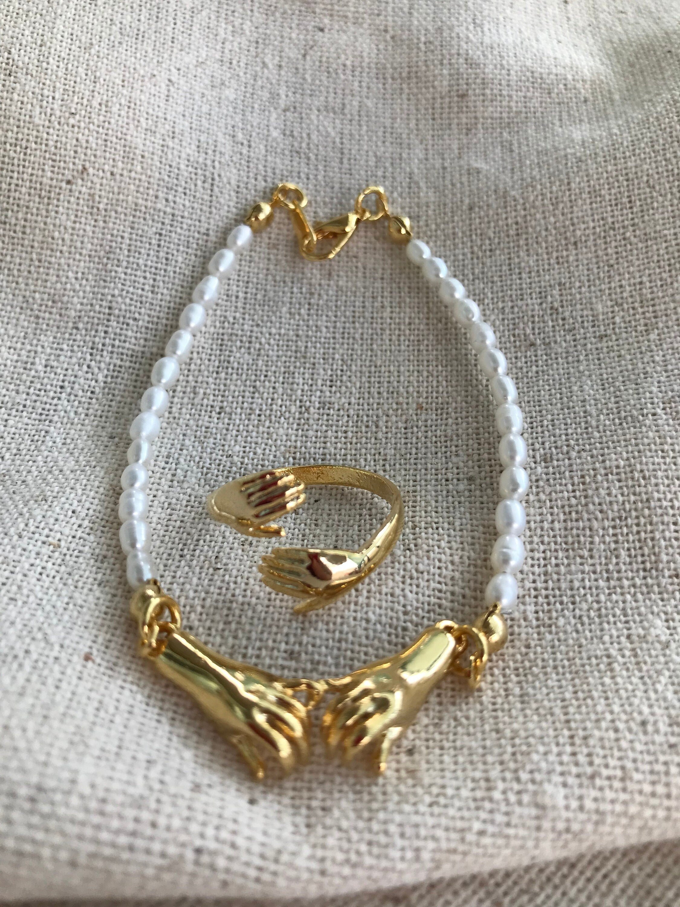 Natural Pearl Hands Bracelet