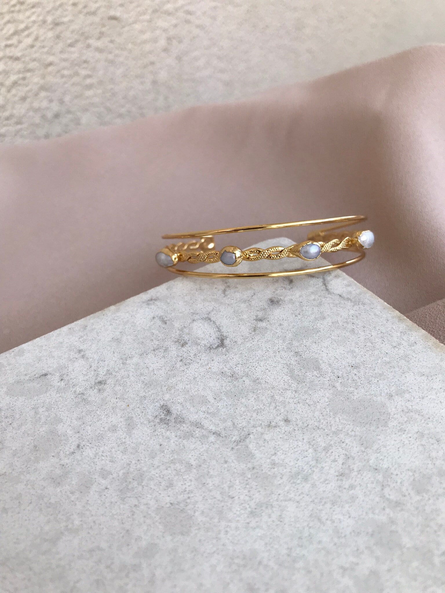 Burgulu Dört İnci Bileklik