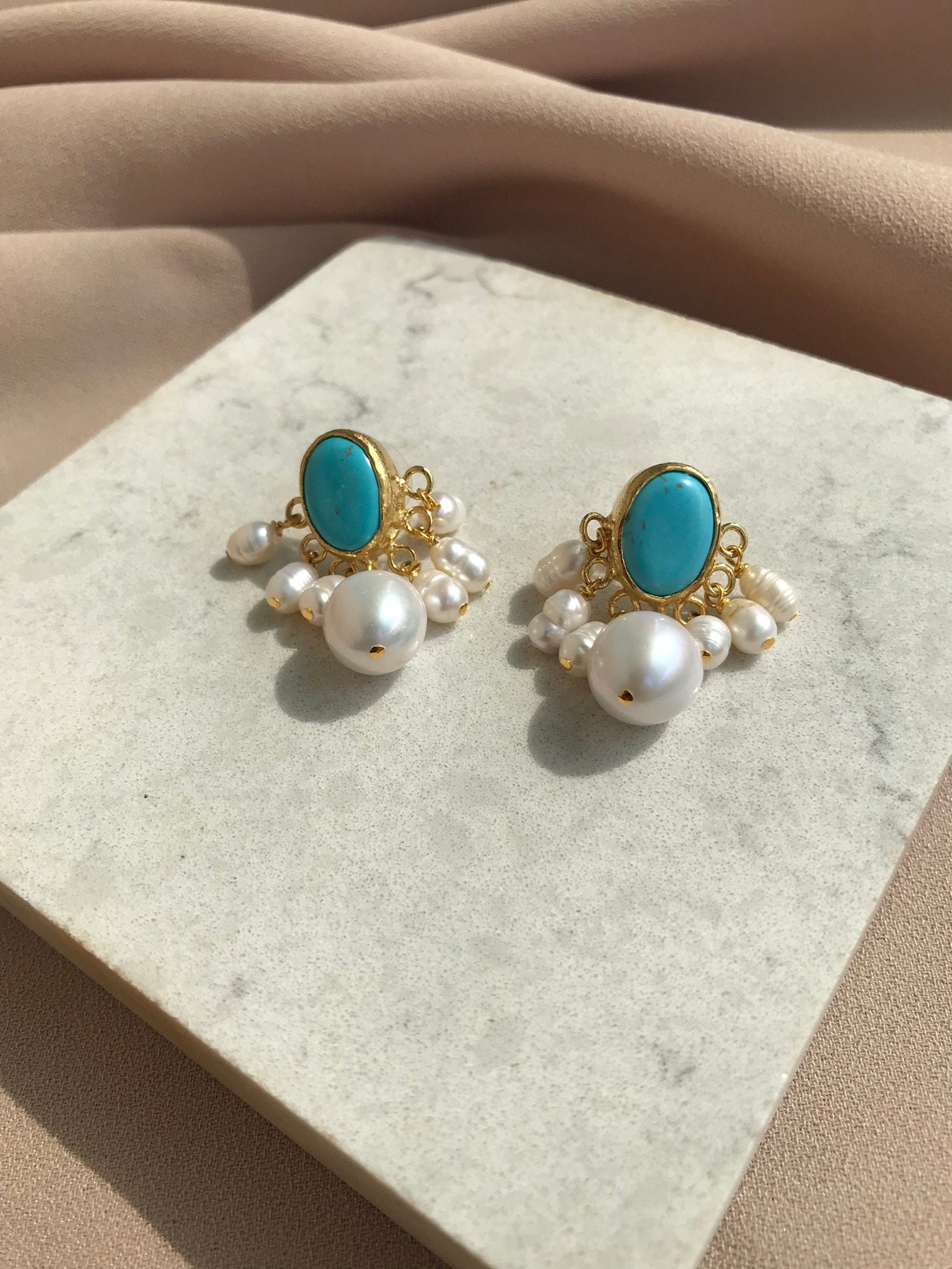 İnci Sarkıtlı Turkuaz Taş Küpe