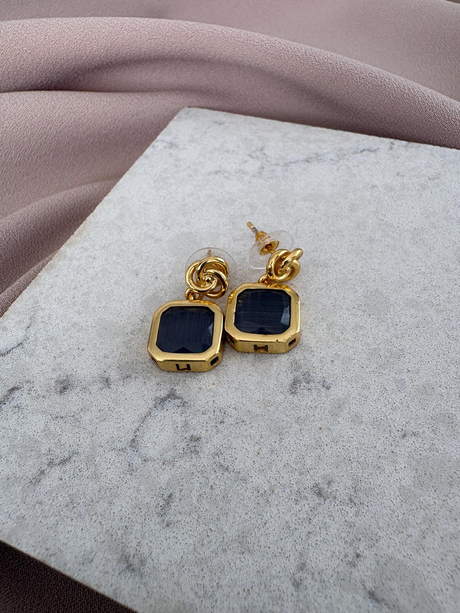 Kare Kedi Gözü Taş Mini Küpeler