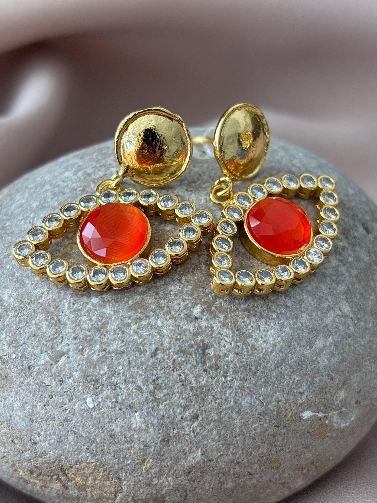 Göz Model Kedi Gözü & Zirkon Küpe