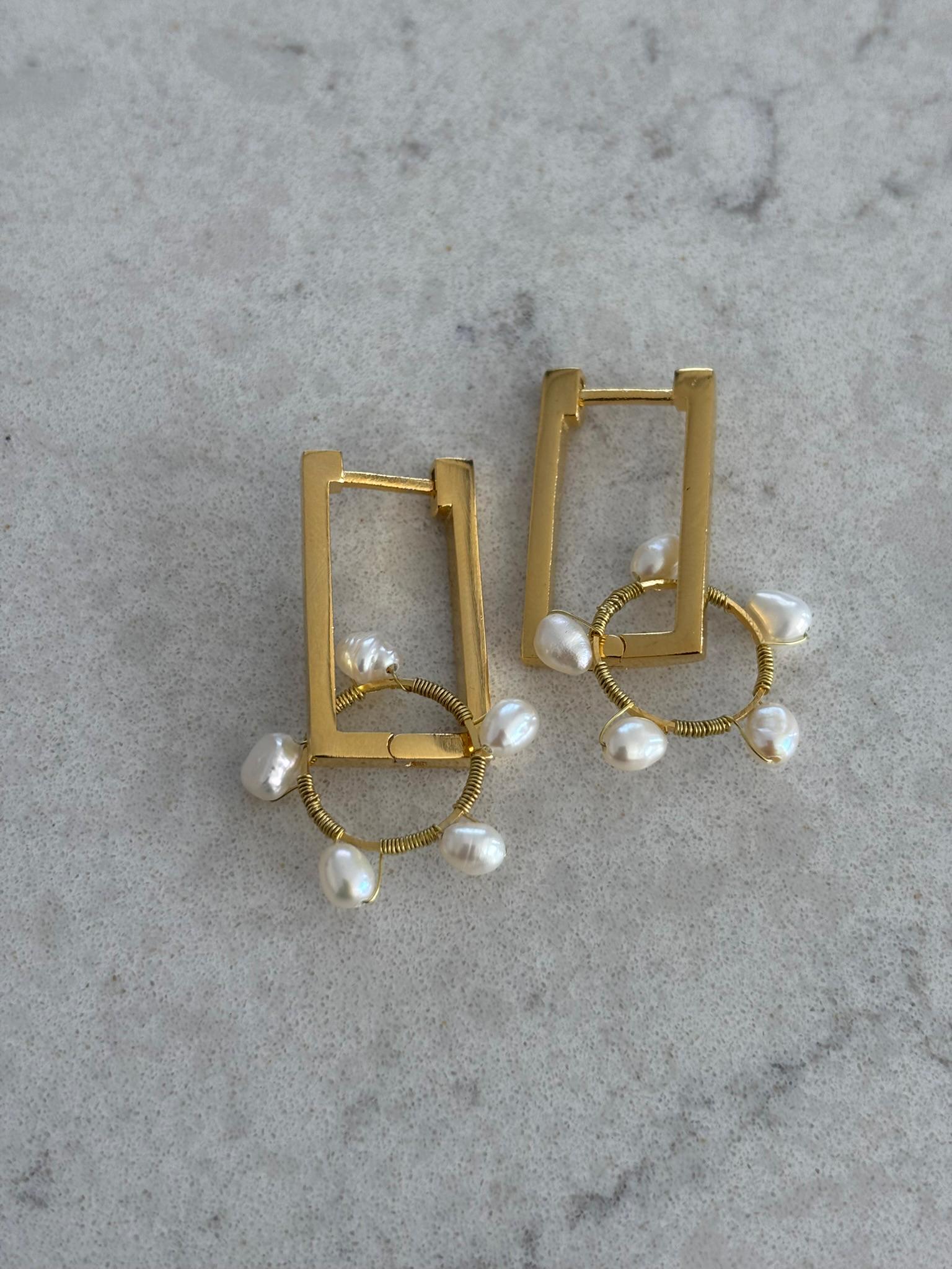 Dikdörtgen Model Halka İnci Küpe