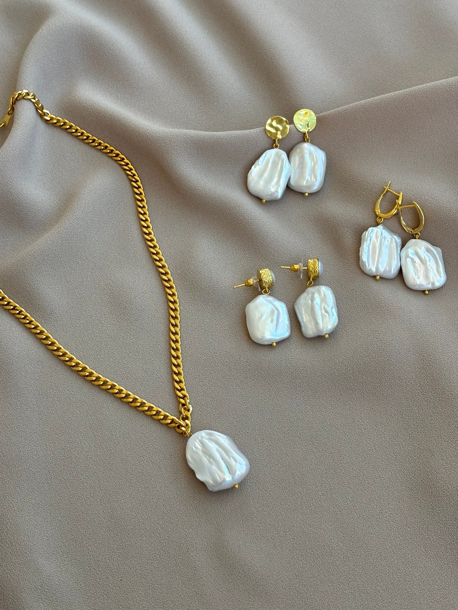 Büyük Düzensiz Barok İnci Küpe